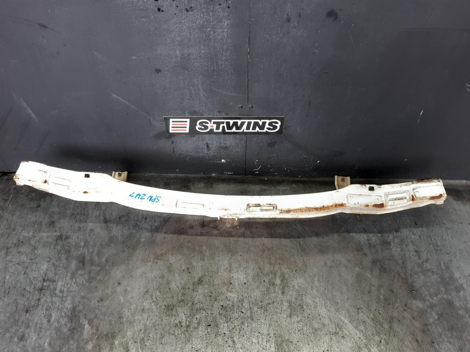 Used auto part listing image: 2015 MITSUBISHI CHALLENGER R BAR BRACKET REINFO REINFORCEMENT, KH/PB-PC, 11/09-12/15 0000361788