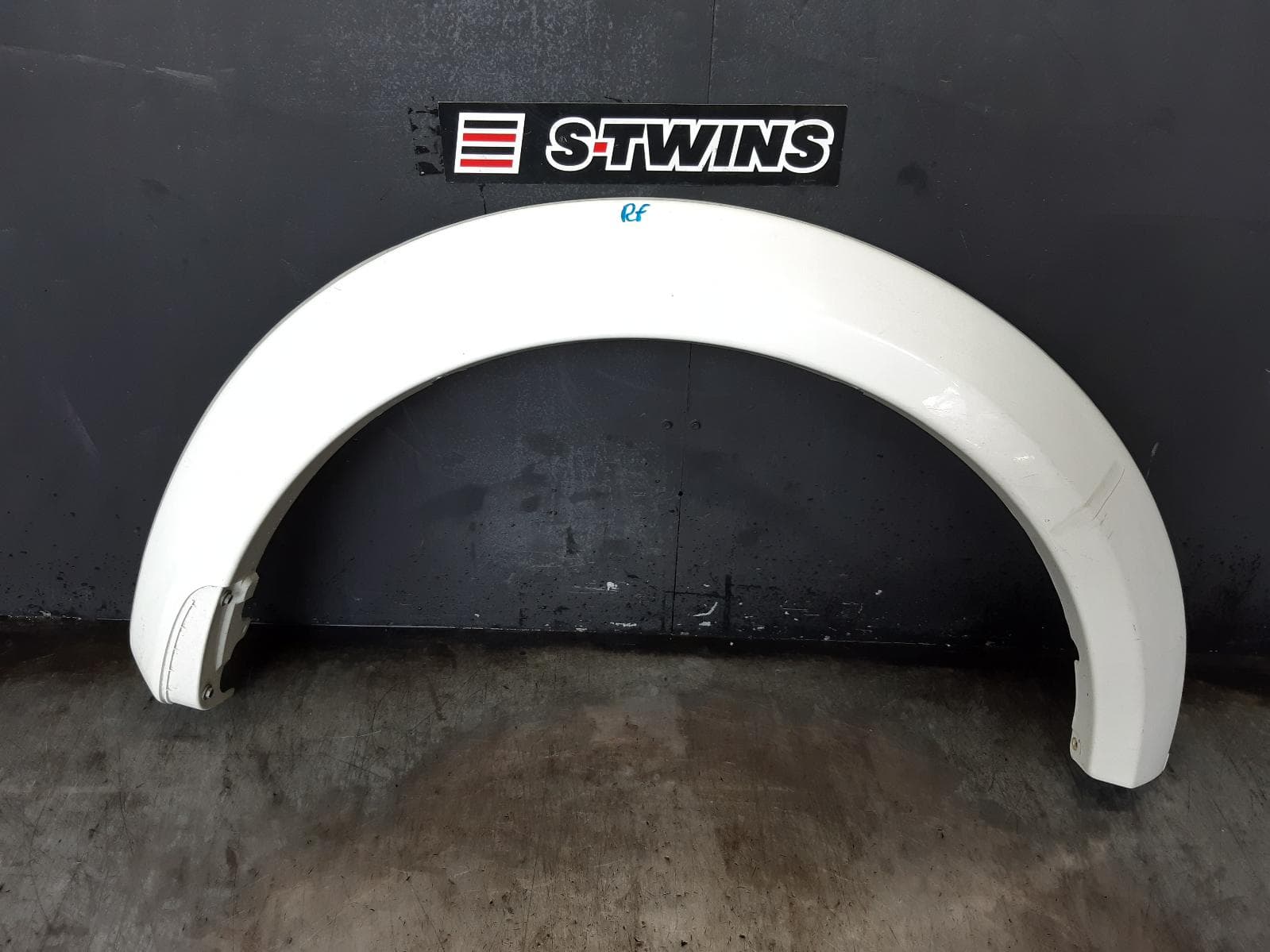 Used auto part listing image: 2015 MITSUBISHI CHALLENGER WHEEL ARCH FLARE RH FRONT, KH/PB-PC, 11/09-12/15 0000361732
