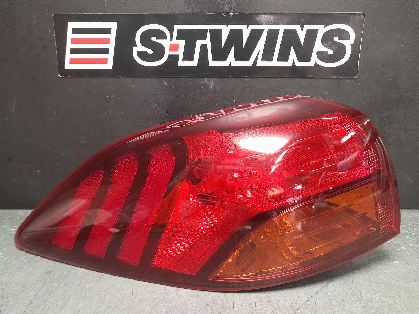 Used auto part listing image: 2020 HYUNDAI TUCSON LEFT TAILLIGHT IN BODY, TL, ACTIVE X/GO/ELITE, NON LED TYPE, 06/18-01/21 0000359745