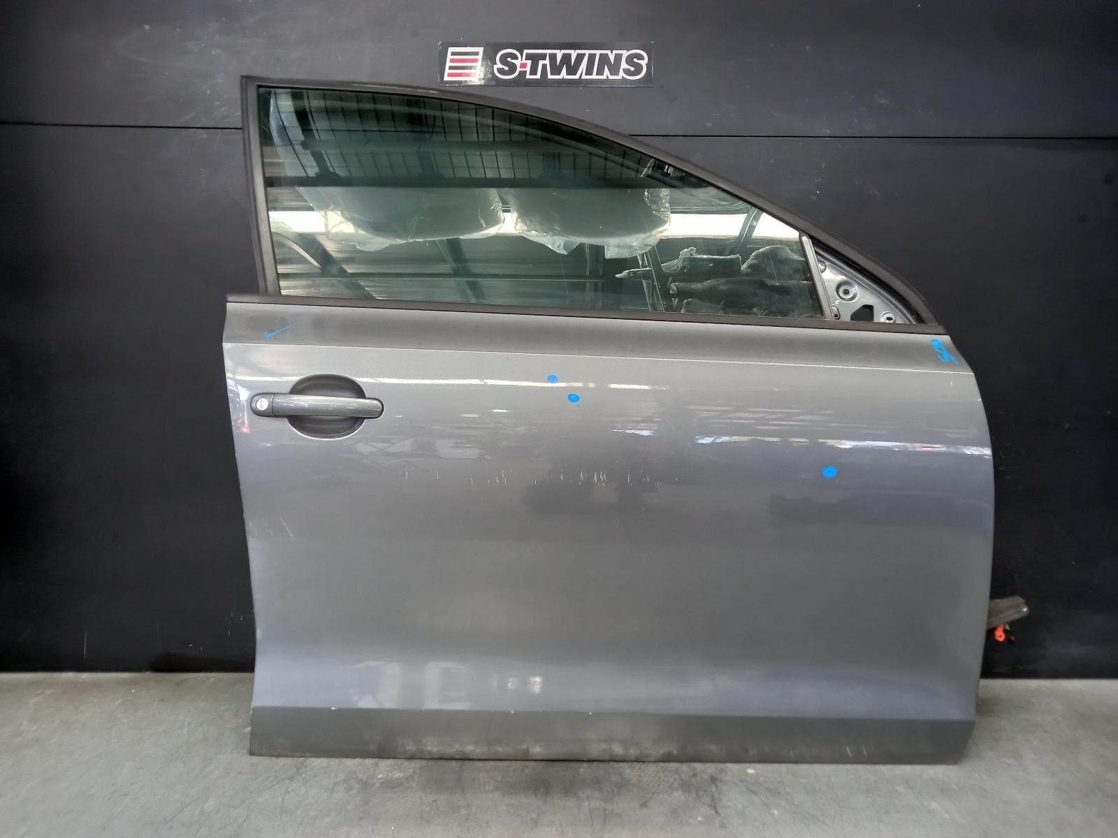 Used auto part listing image: 2012 VOLKSWAGEN JETTA RIGHT FRONT DOOR 1B, 02/11-12/17 0000361763