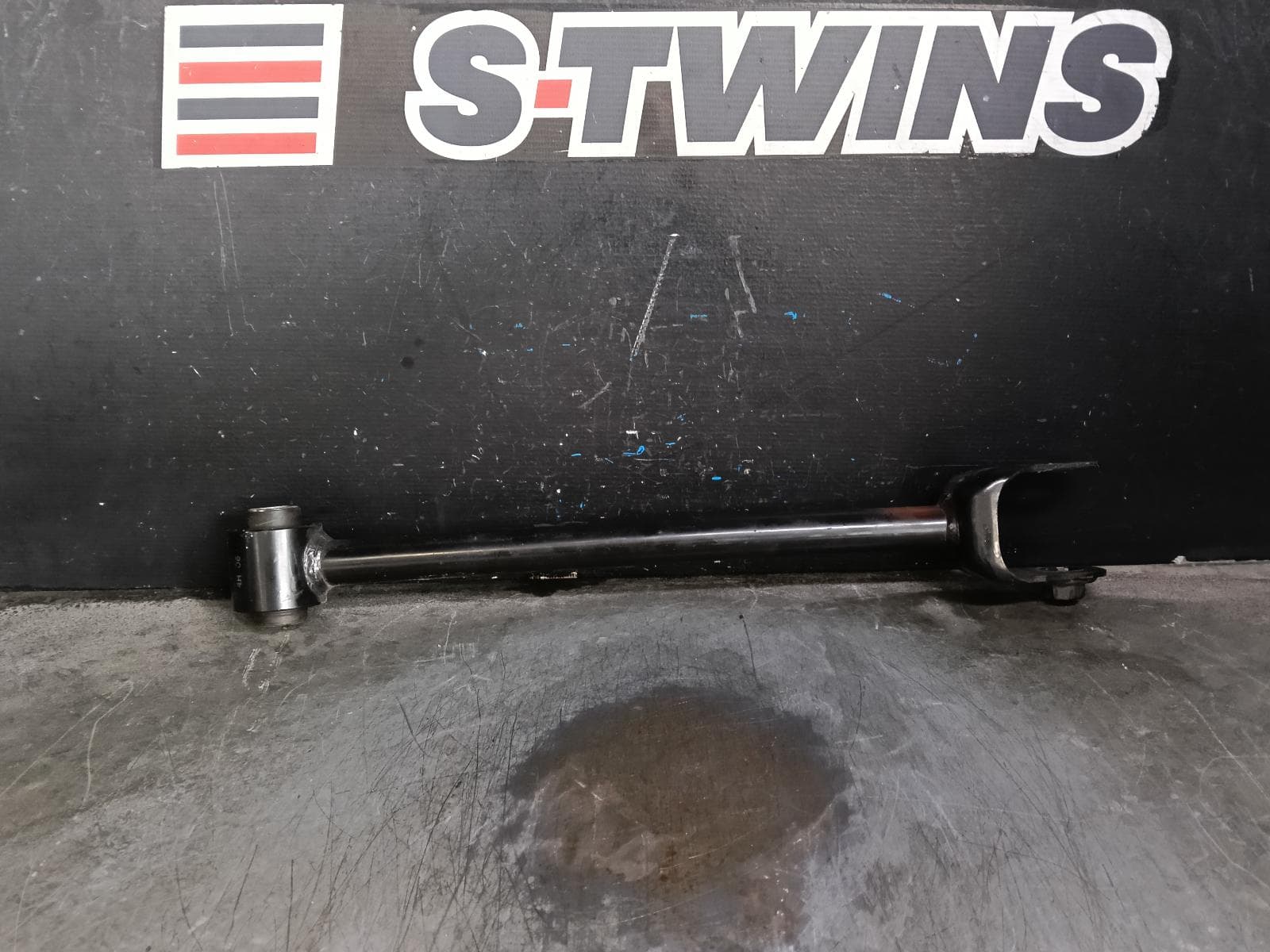 Used auto part listing image: 2024 MAZDA MX5 LEFT REAR TRAILING ARM LOWER CONTROL ARM-FRONT, ND SERIES, STANDARD TYPE, 08/15- 0000388620