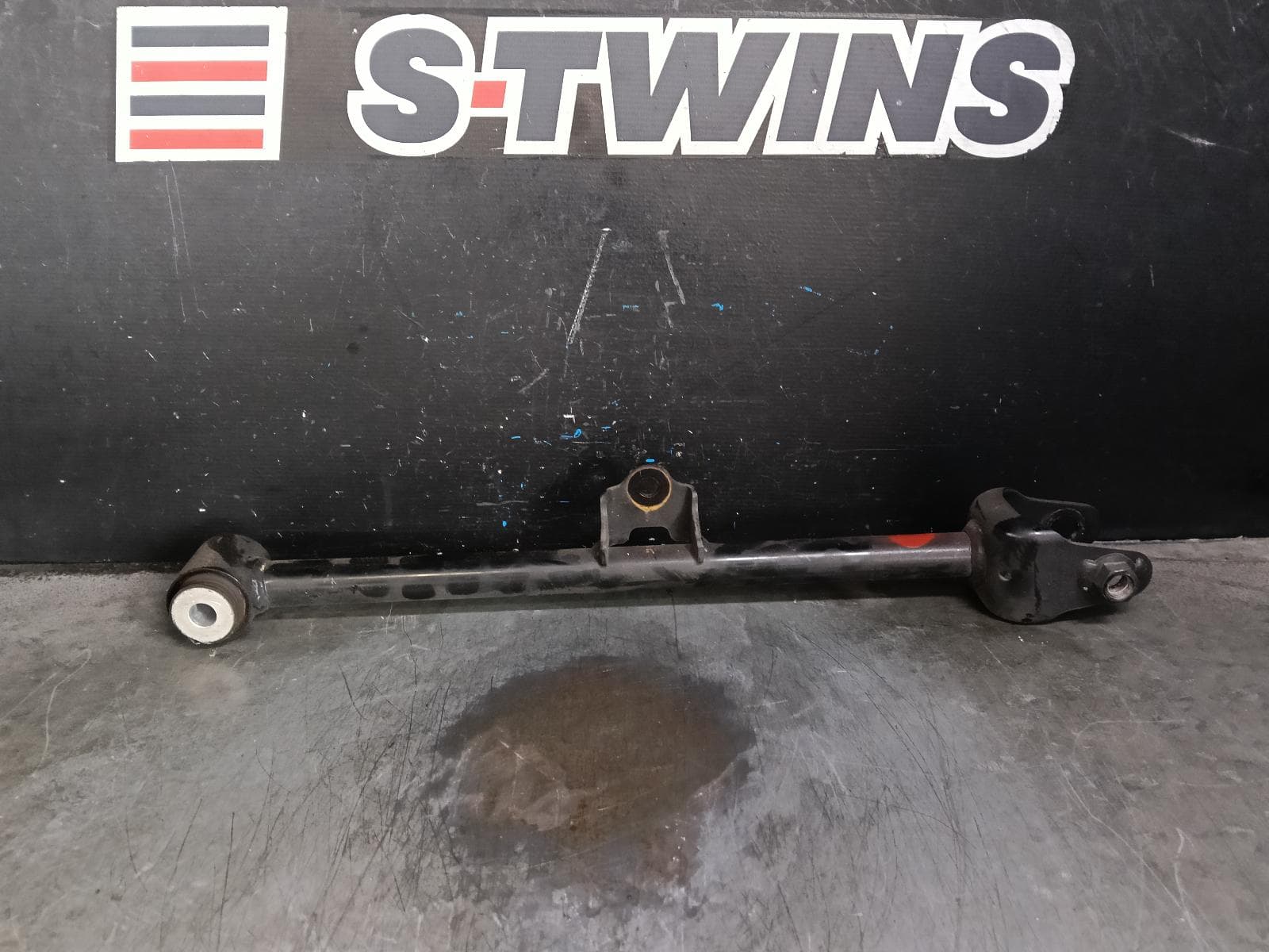 Used auto part listing image: 2024 MAZDA MX5 LEFT REAR TRAILING ARM LOWER CONTROL ARM-REAR, ND SERIES, STANDARD TYPE, 08/15- 0000388621