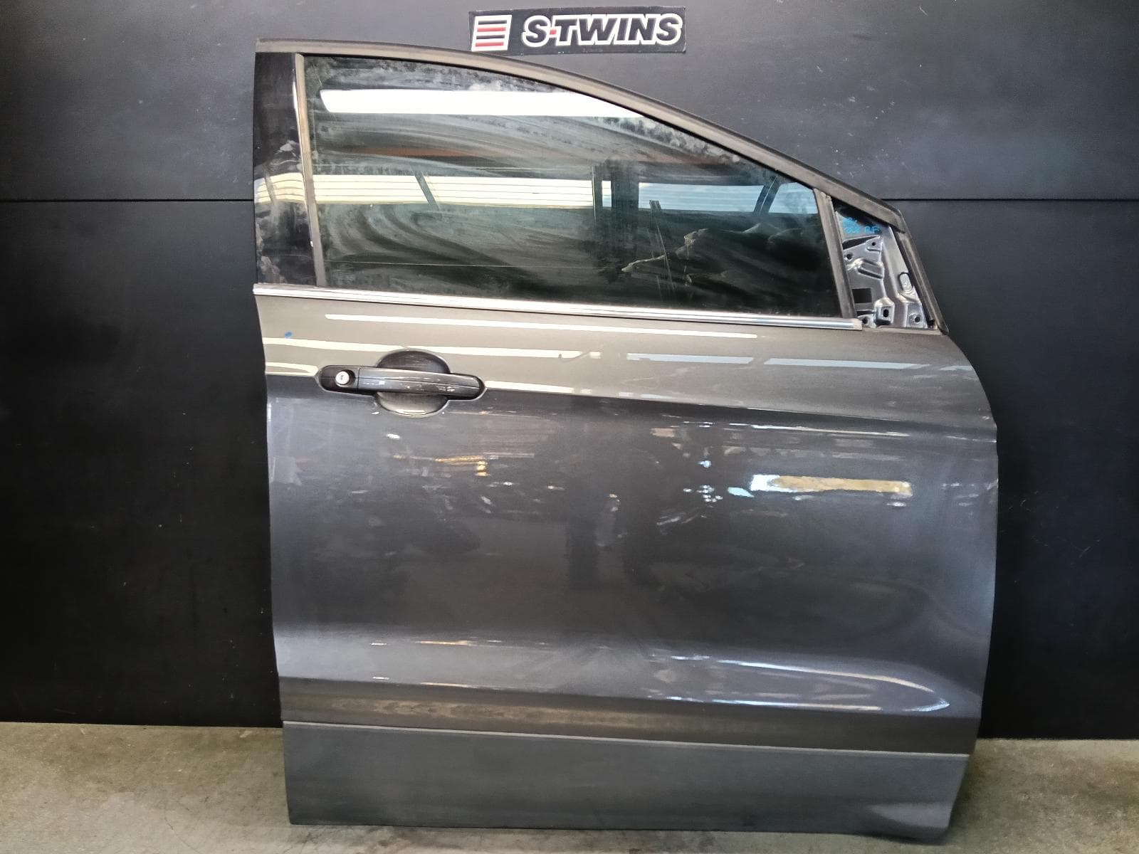 Used auto part listing image: 2015 FORD KUGA RIGHT FRONT DOOR TF, 11/12-09/16 0000397417