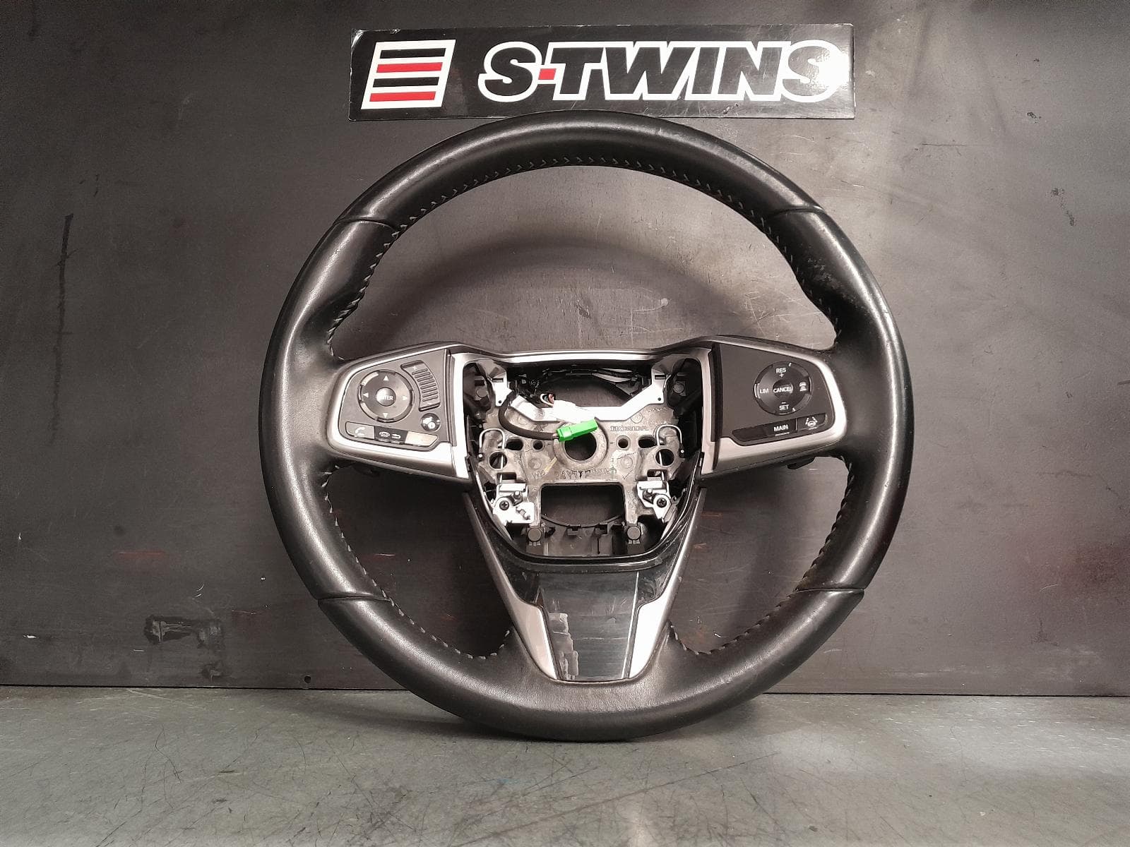 Used auto part listing image: 2018 HONDA CRV STEERING WHEEL RW, LEATHER, 05/17-08/23 0000377869