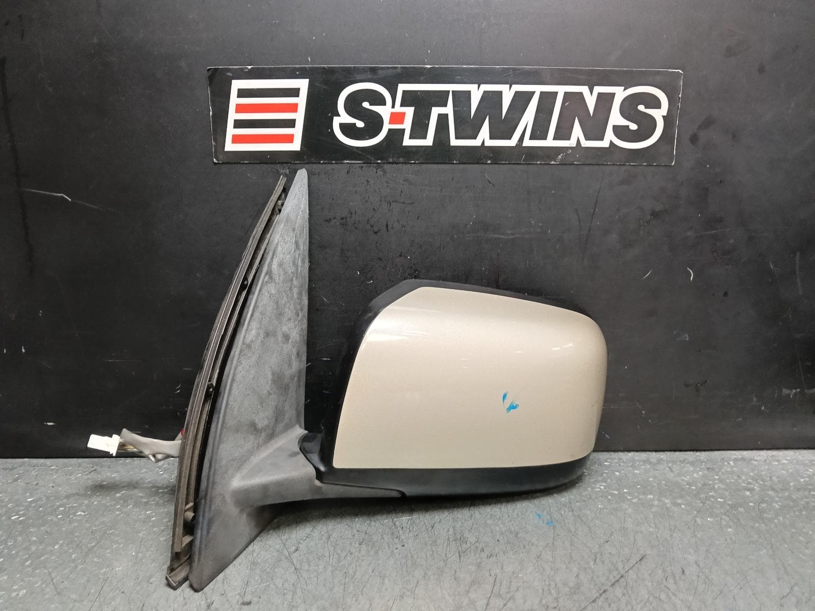 Used auto part listing image: 2011 NISSAN XTRAIL LEFT DOOR MIRROR T31, NON CAMERA TYPE, 09/07-04/14 0000382105