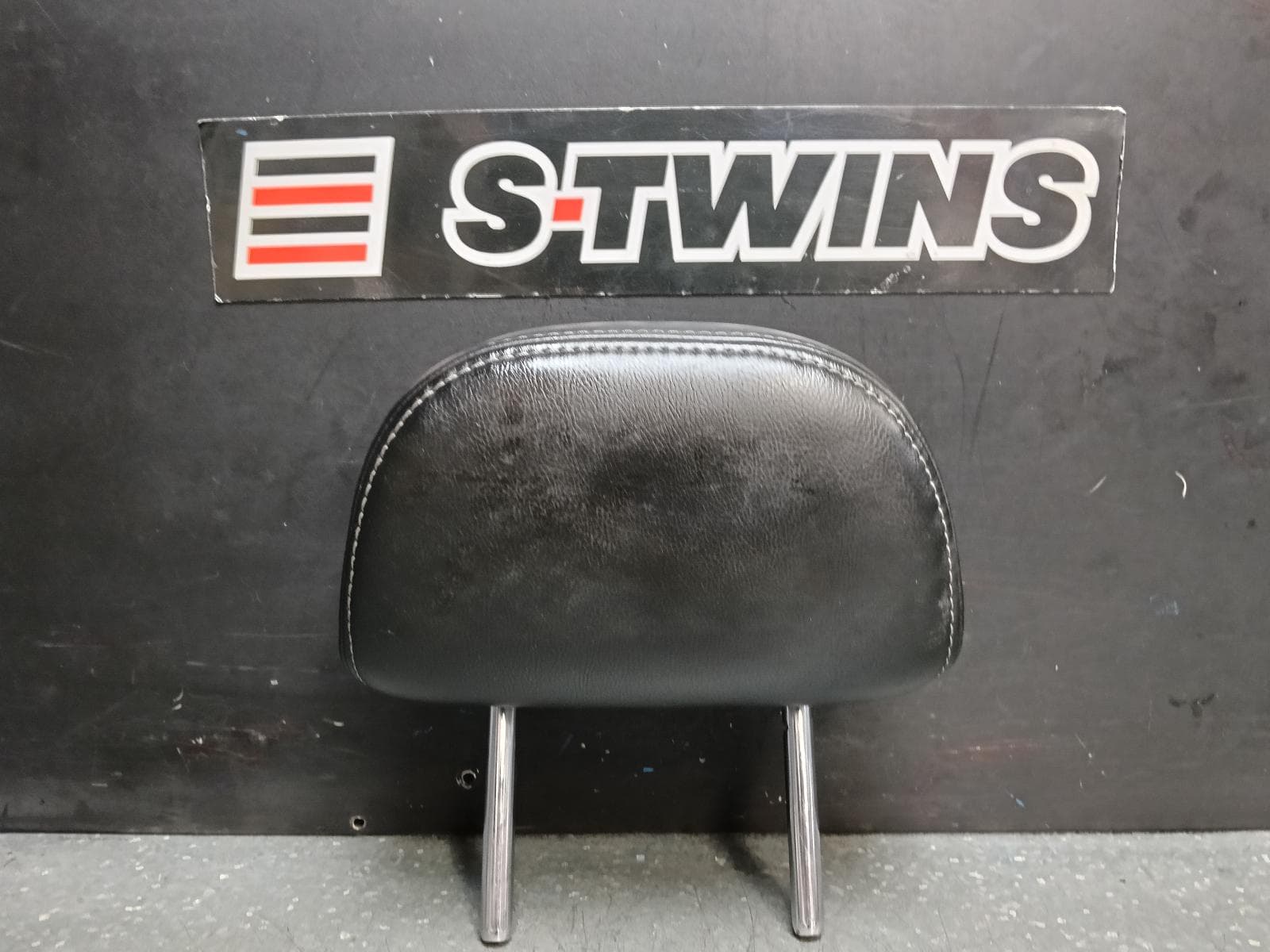 Used auto part listing image: 2011 NISSAN XTRAIL HEADREST LH REAR, LEATHER, T31, 09/07-03/14 0000382107