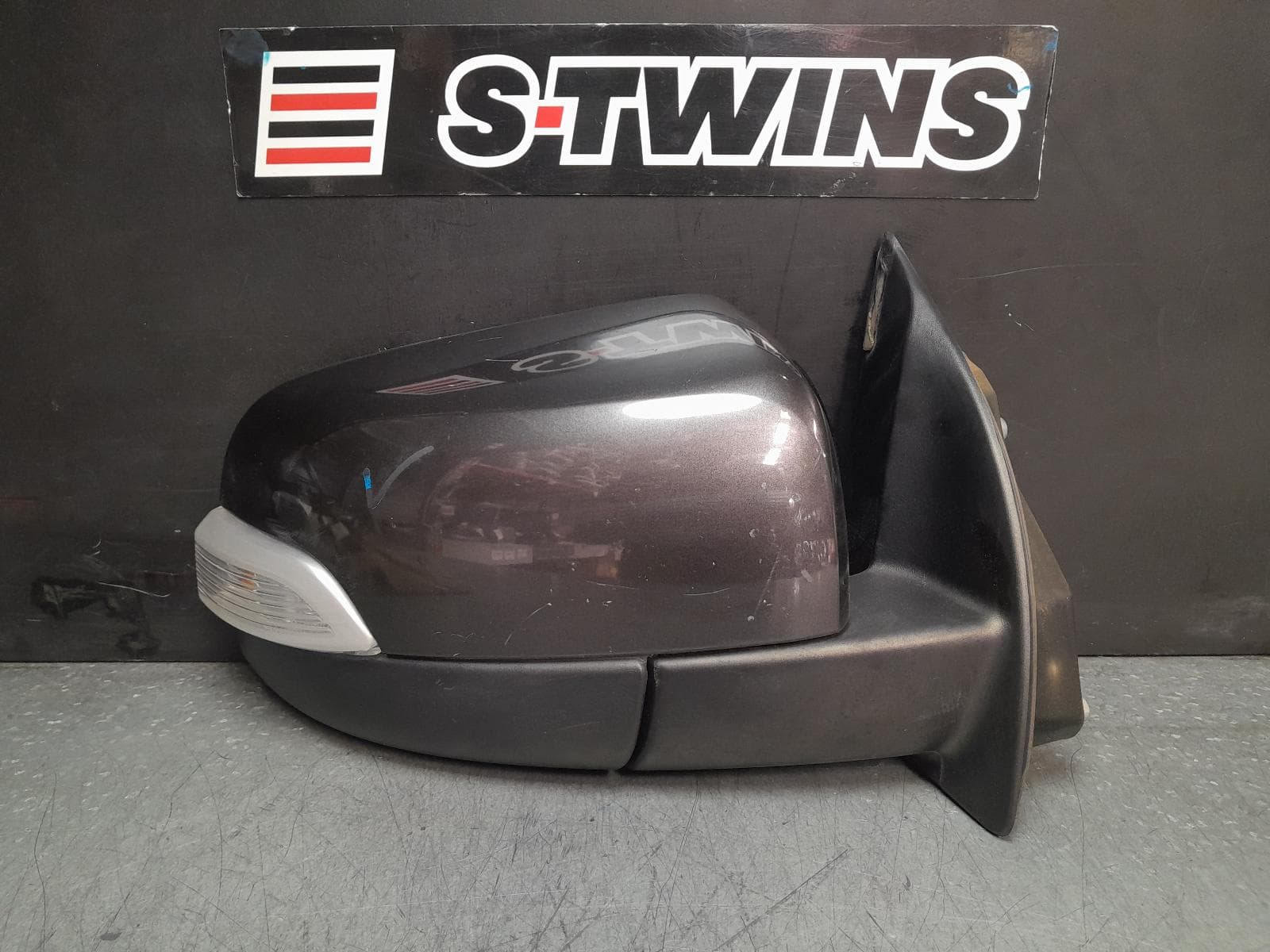 Used auto part listing image: 2016 FORD RANGER RIGHT DOOR MIRROR WILDTRAK, MONUMENT GREY, POWER FOLD, W/ INDICATOR, PUDDLE LAMP & HEATED TYPE, PX SERIES 2, 06/15-06/18 0000378574