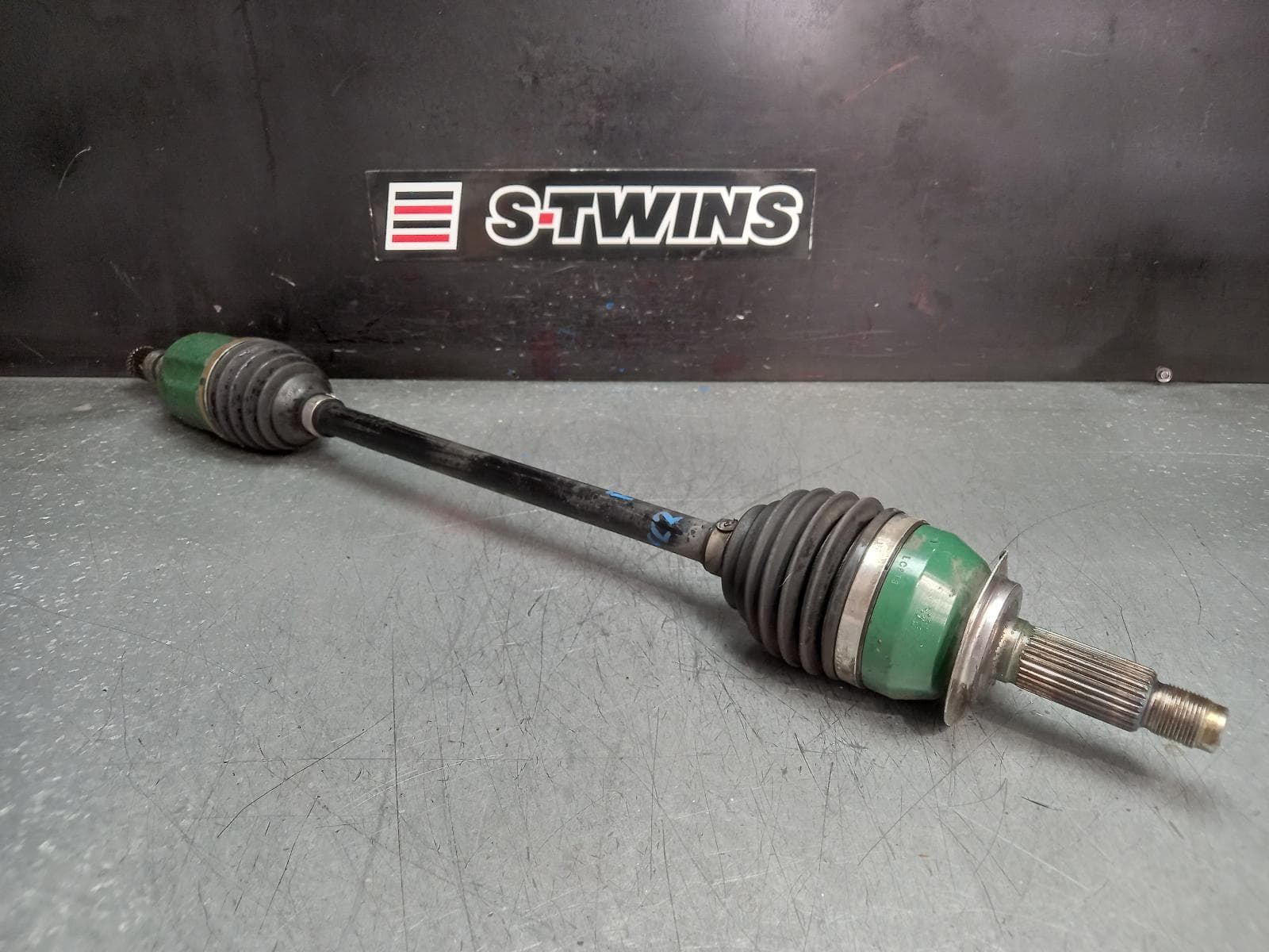 Used auto part listing image: 2017 SUBARU WRX RIGHT DRIVESHAFT FRONT, WRX, V1, 03/14-10/21 0000373376