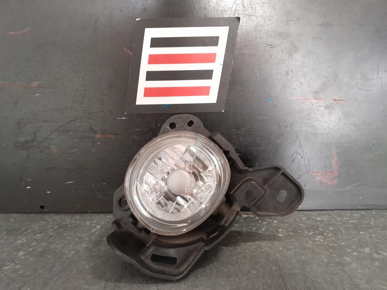 Used auto part listing image: 2016 MAZDA CX5 BUMPER FOGLAMP, KE, HALOGEN TYPE, 01/15-12/16 0000367884