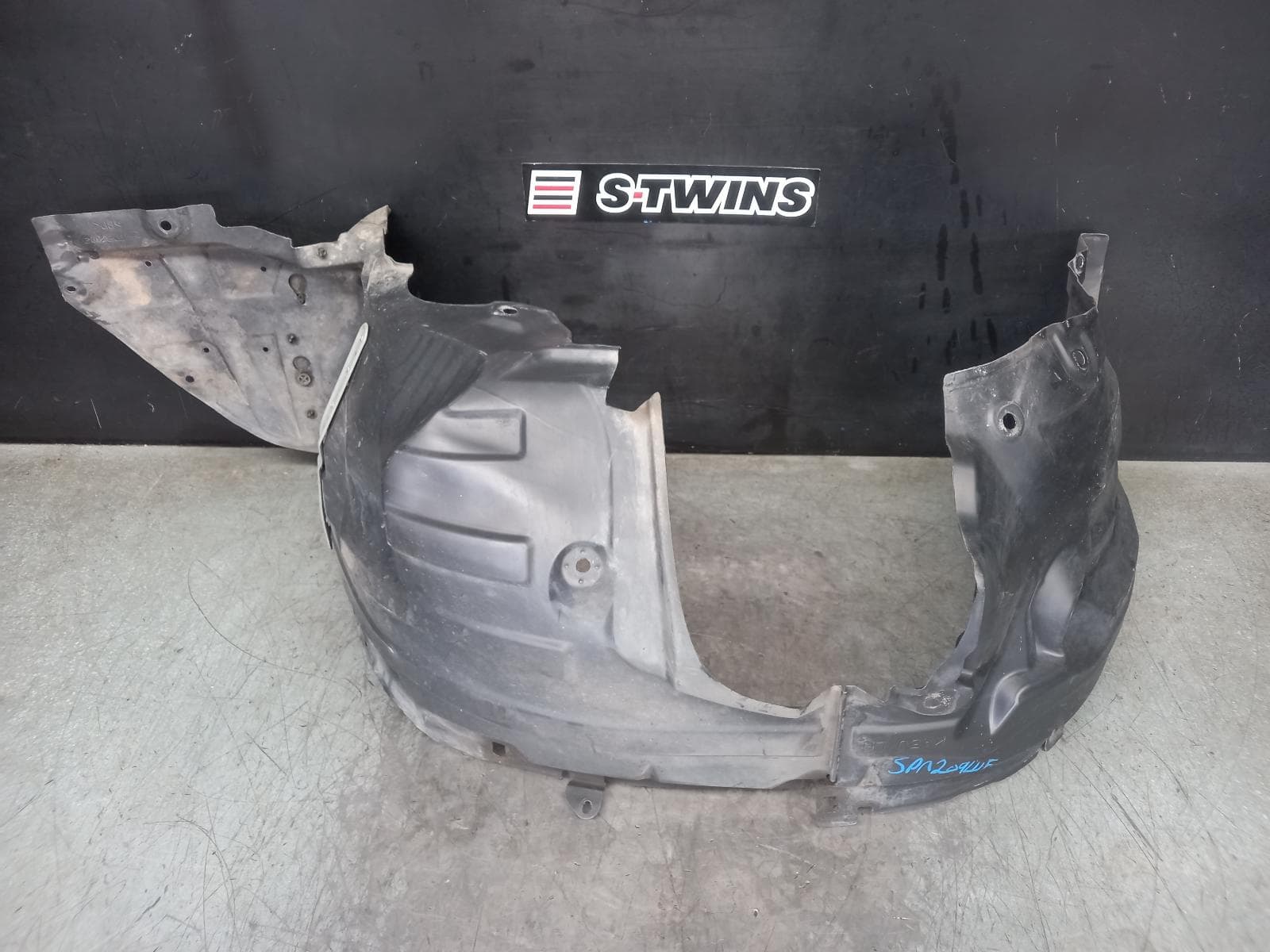Used auto part listing image: 2016 MAZDA CX5 LEFT GUARD LINER KE, FRONT, 02/12-12/16 0000367885