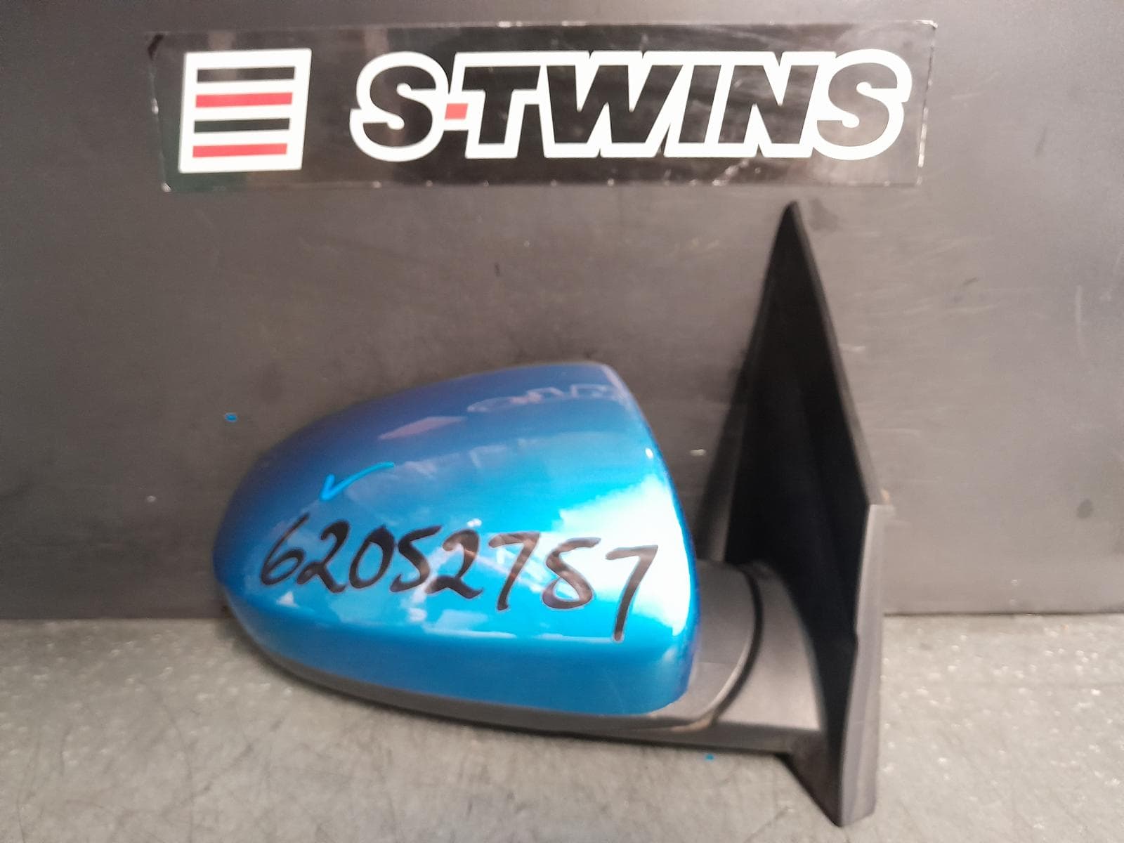 Used auto part listing image: 2017 HYUNDAI TUCSON RIGHT DOOR MIRROR TL, ACTIVE/ACTIVE X, NON INDICATOR, NON HEATED TYPE, 06/15-06/18 0000375522