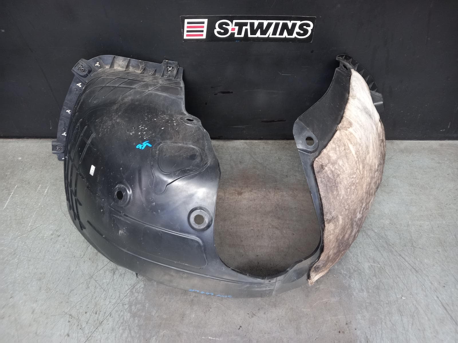 Used auto part listing image: 2017 HYUNDAI TUCSON LEFT GUARD LINER FRONT, TL, KOREAN BUILT (VIN KMHJ), 06/15-06/18 0000375525