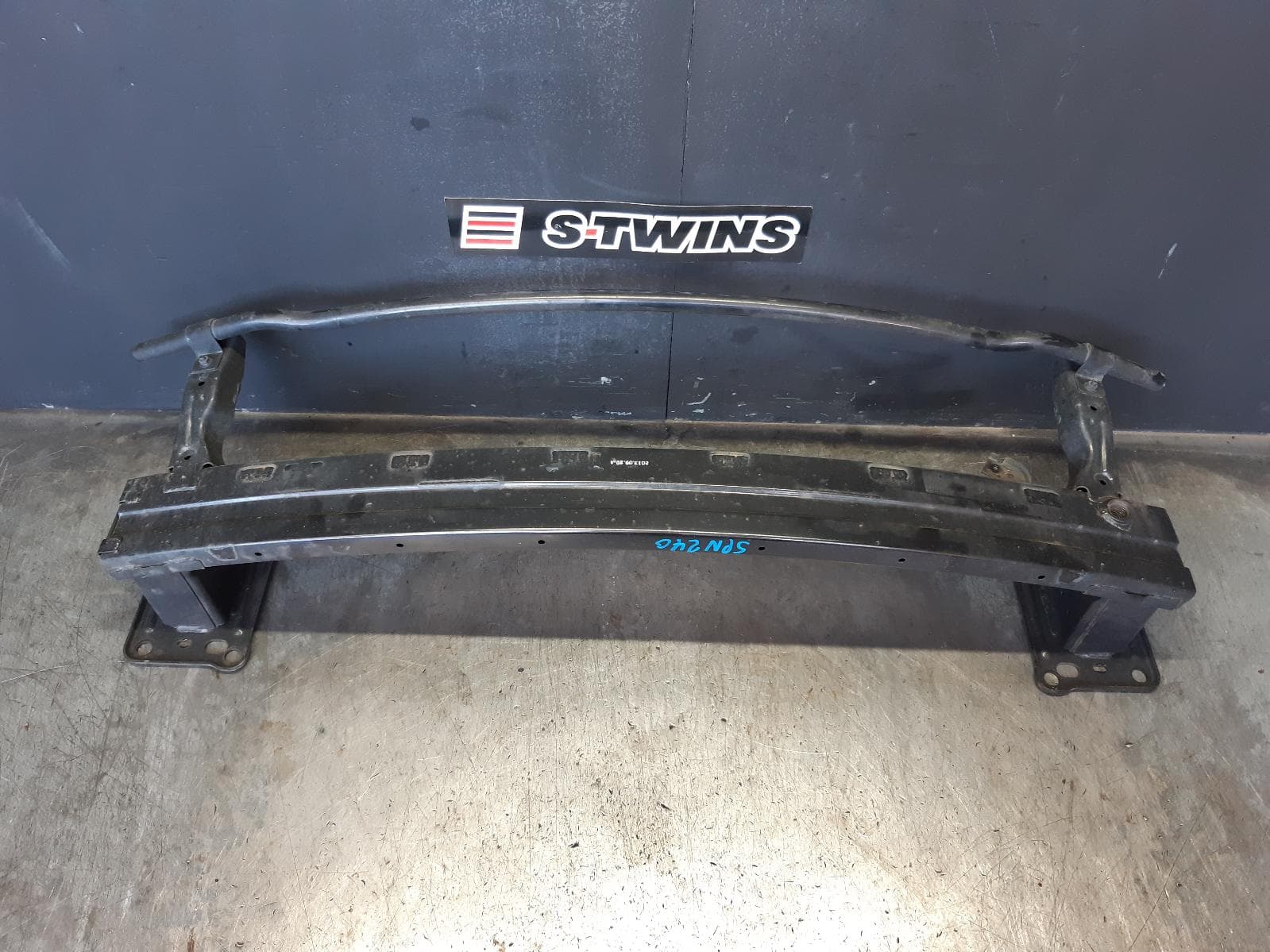 Used auto part listing image: 2013 HYUNDAI I30 F BAR REINFORC BRACK MAIN REINFORCEMENT, GD, 5DR HATCH, 03/12-02/17 0000360812