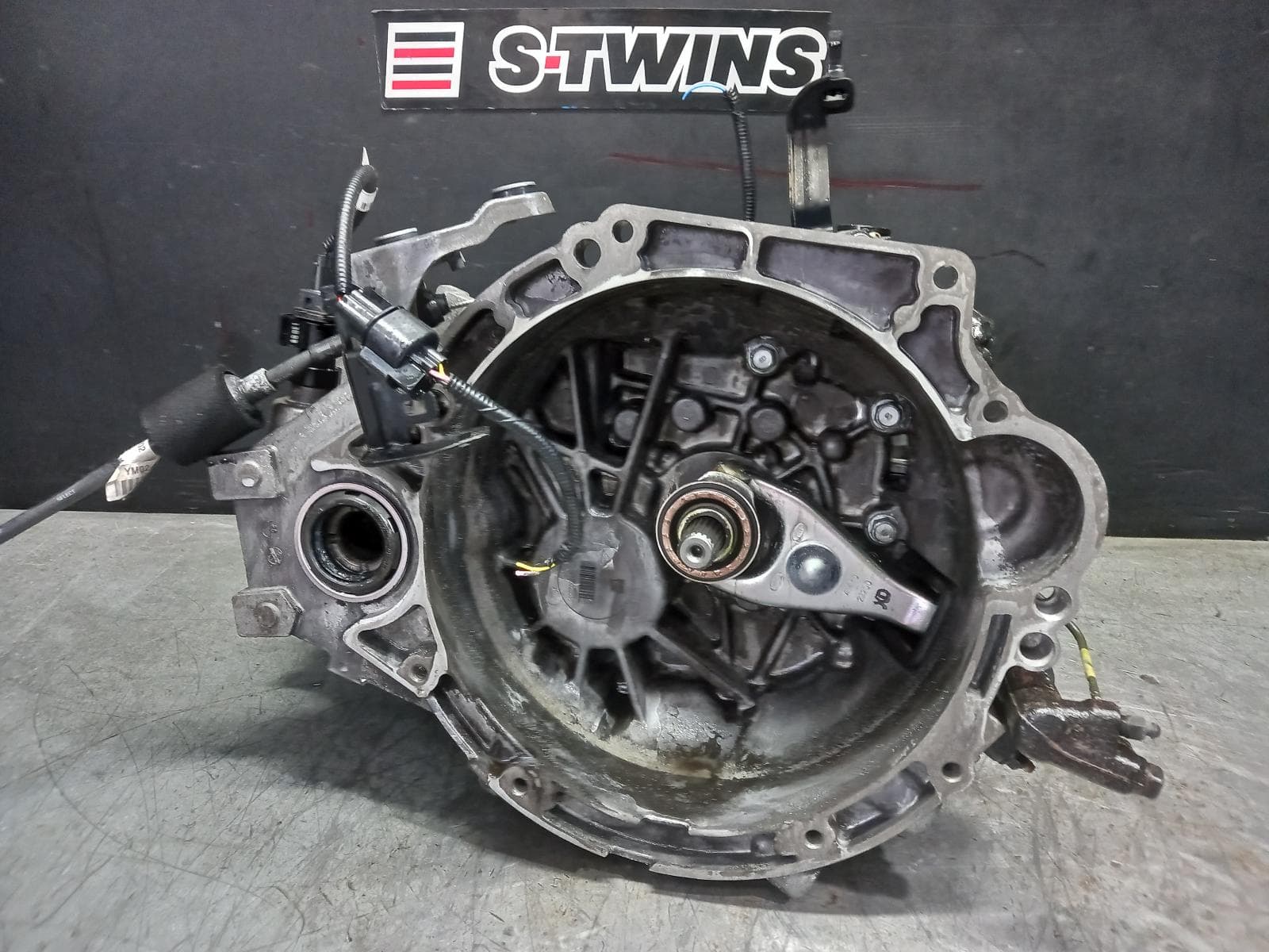 Used auto part listing image: 2013 KIA CERATO TRANS GEARBOX MANUAL, PETROL, 2.0, G4NC, YD, 04/13-02/16 0000405445