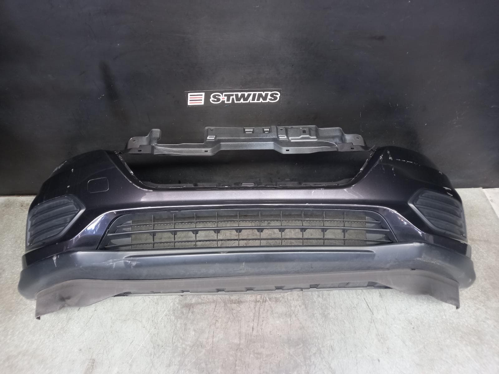 Used auto part listing image: 2018 HONDA HRV FRONT BUMPER RU5, VTi/VTi-S, NON PARK SENSOR TYPE, 12/14-06/18 0000360749