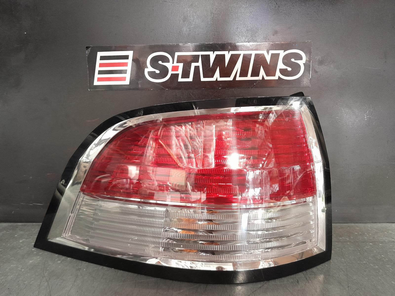 Used auto part listing image: 2013 HOLDEN COMMODORE LEFT TAILLIGHT VE, WAGON, 08/06-05/13 0000367522
