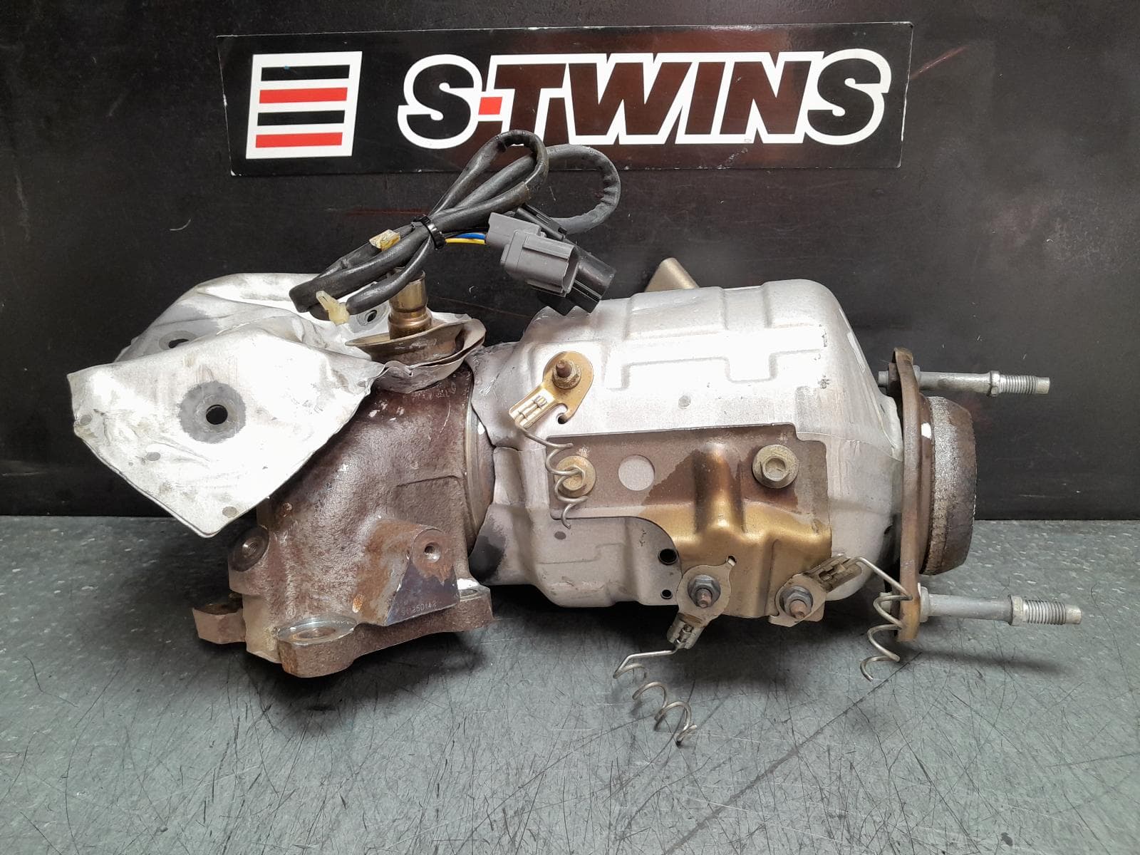 Used auto part listing image: 2010 MAZDA CX7 CATALYTIC CONVERTER DOWNPIPE-CAT TYPE, 2.3, PETROL, ER, 11/06-02/12 0000369480