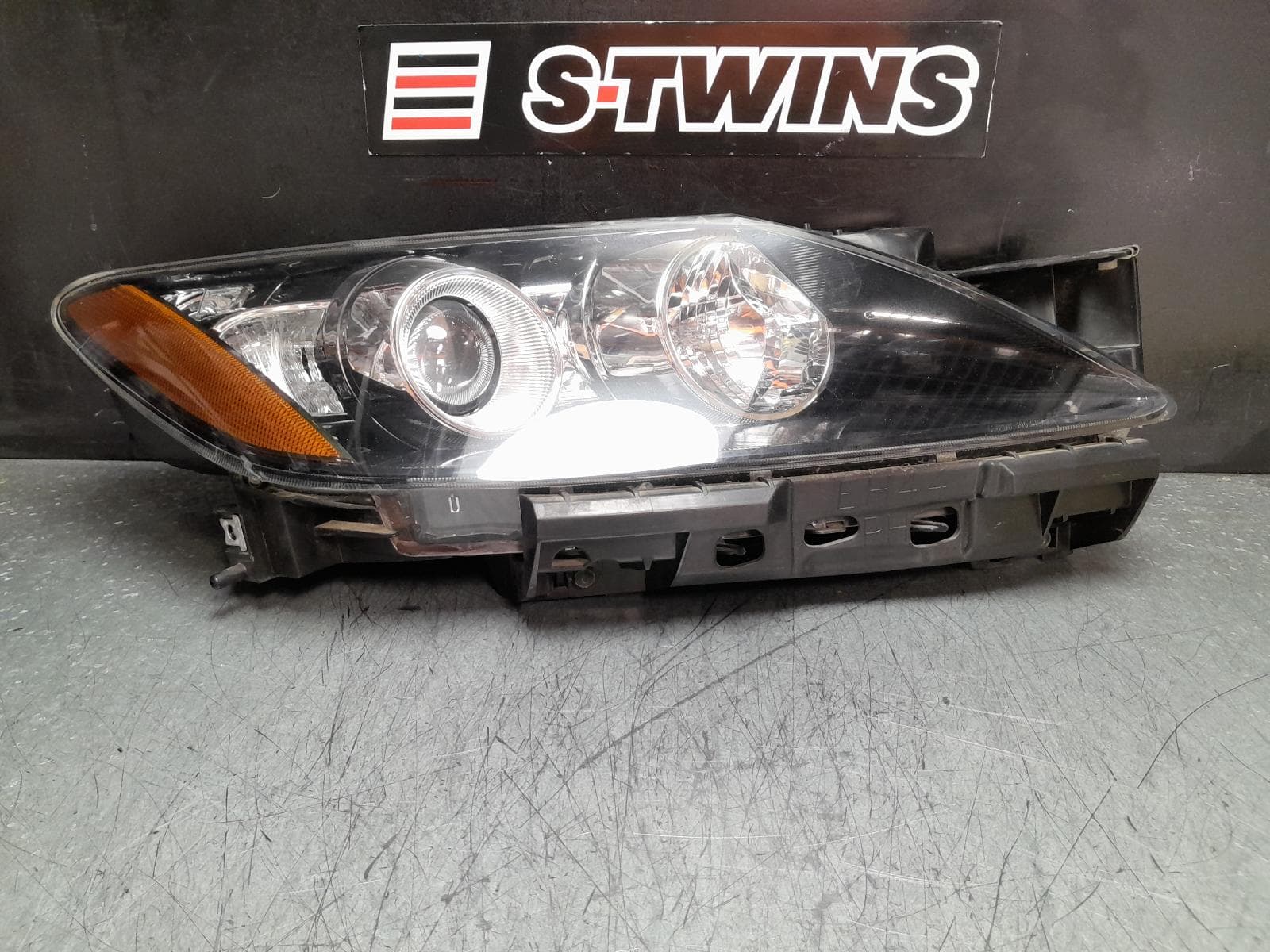 Used auto part listing image: 2010 MAZDA CX7 RIGHT HEADLAMP ER, HALOGEN TYPE, 06/09-02/12 0000369489