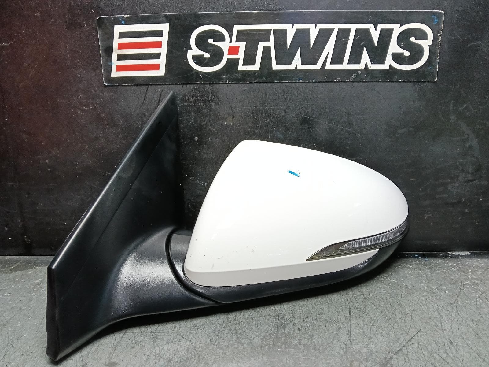 Used auto part listing image: 2020 HYUNDAI ELANTRA LEFT DOOR MIRROR AD, POWER FOLD, W/ INDICATOR, NON BLIND SPOT TYPE, 10/18-12/20 0000409645
