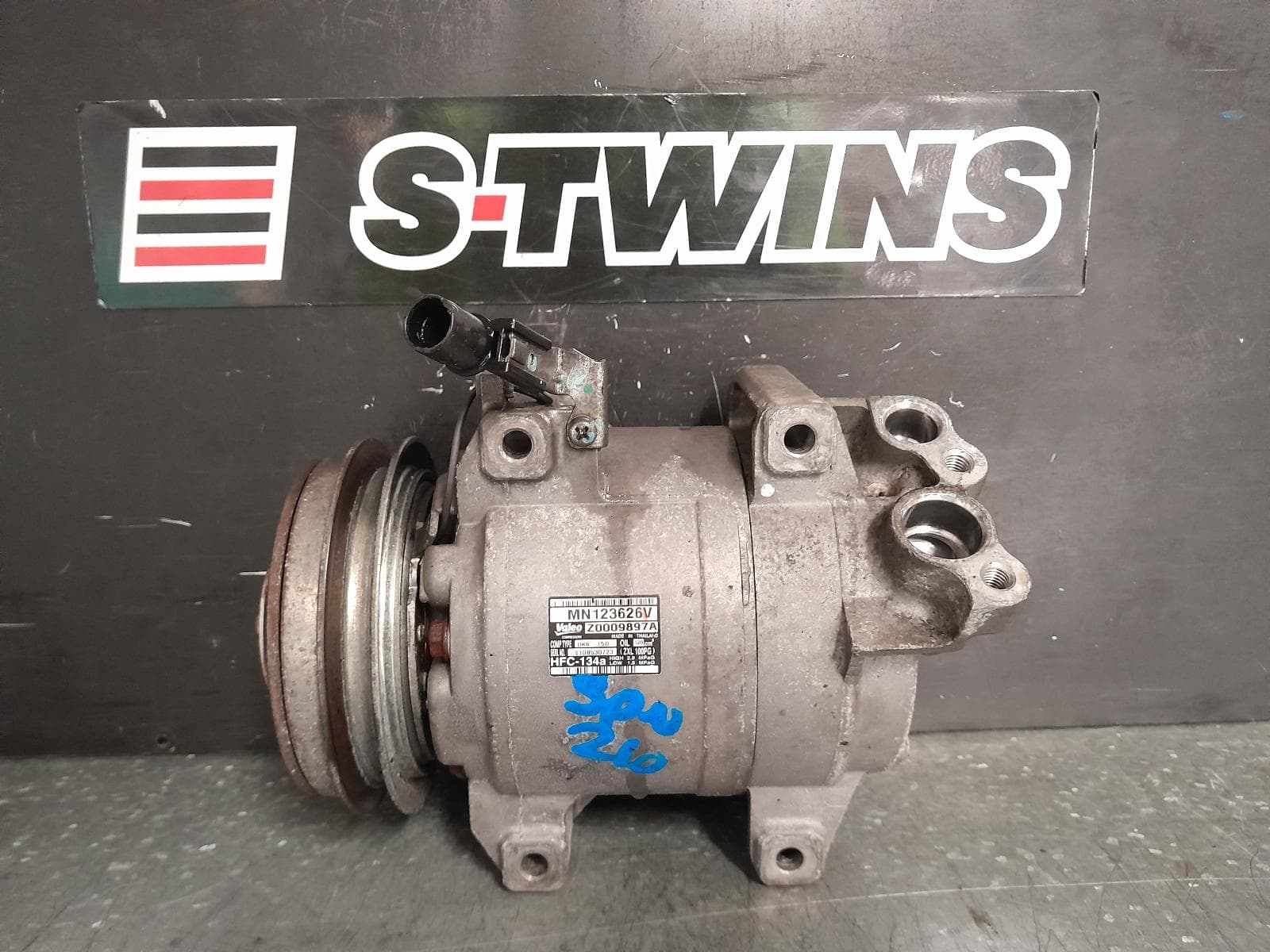 Used auto part listing image: 2015 MITSUBISHI TRITON A C COMPRESSOR ML-MN, 2.5, 4D56, DIESEL, 01/08-04/15 0000363729