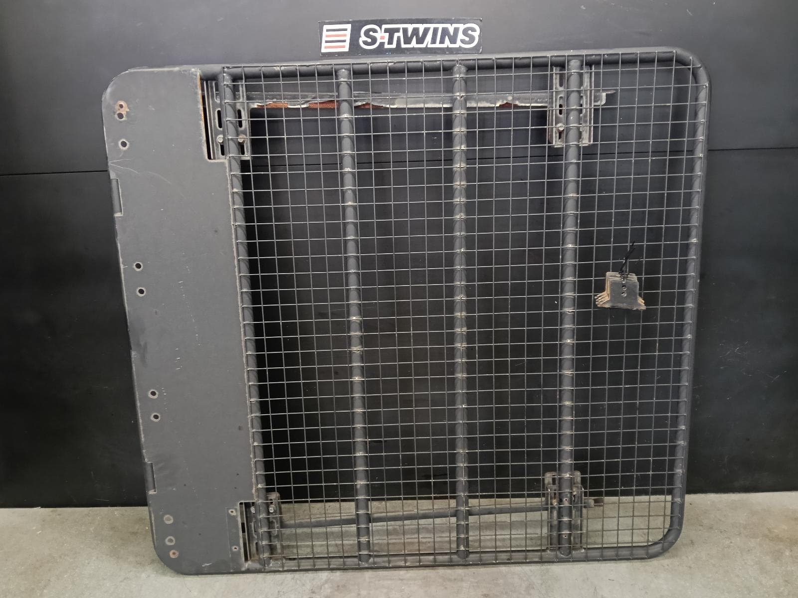 Used auto part listing image: 2010 MITSUBISHI TRITON ROOF RACK BARS ROOF AWNING/TENT, AFTERMARKET, 10/86- 0000396879