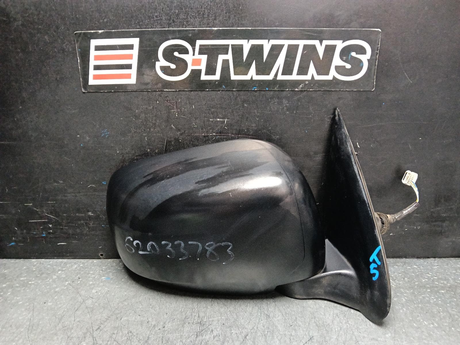 Used auto part listing image: 2016 MITSUBISHI TRITON RIGHT DOOR MIRROR MQ, GLX, BLACK, NON INDICATOR TYPE, 03/15-10/18 0000395691