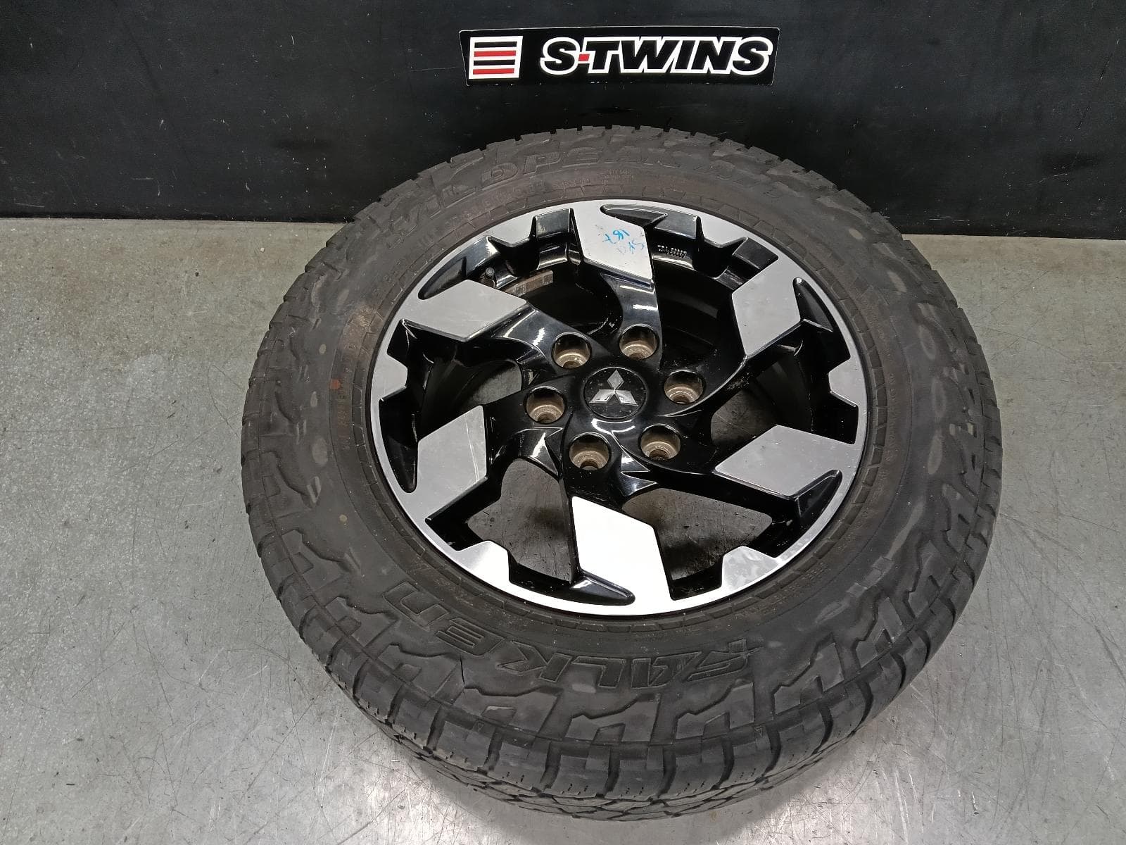Used auto part listing image: 2016 MITSUBISHI TRITON WHEEL MAG FACTORY, 17X7.5IN, MQ-MR, 03/15-10/23 0000395704