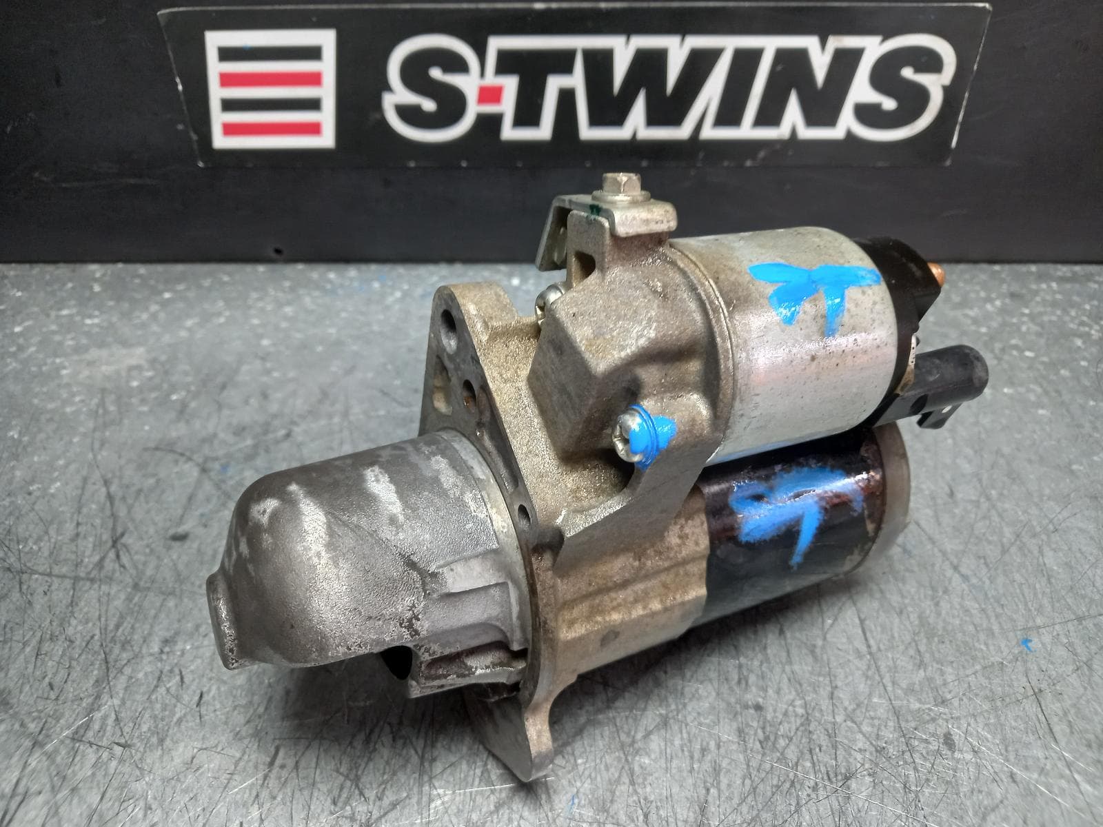 Used auto part listing image: 2011 HOLDEN COMMODORE STARTER 3.6, VE, ROUND CONNECTOR TYPE, 08/06-05/13 0000374515