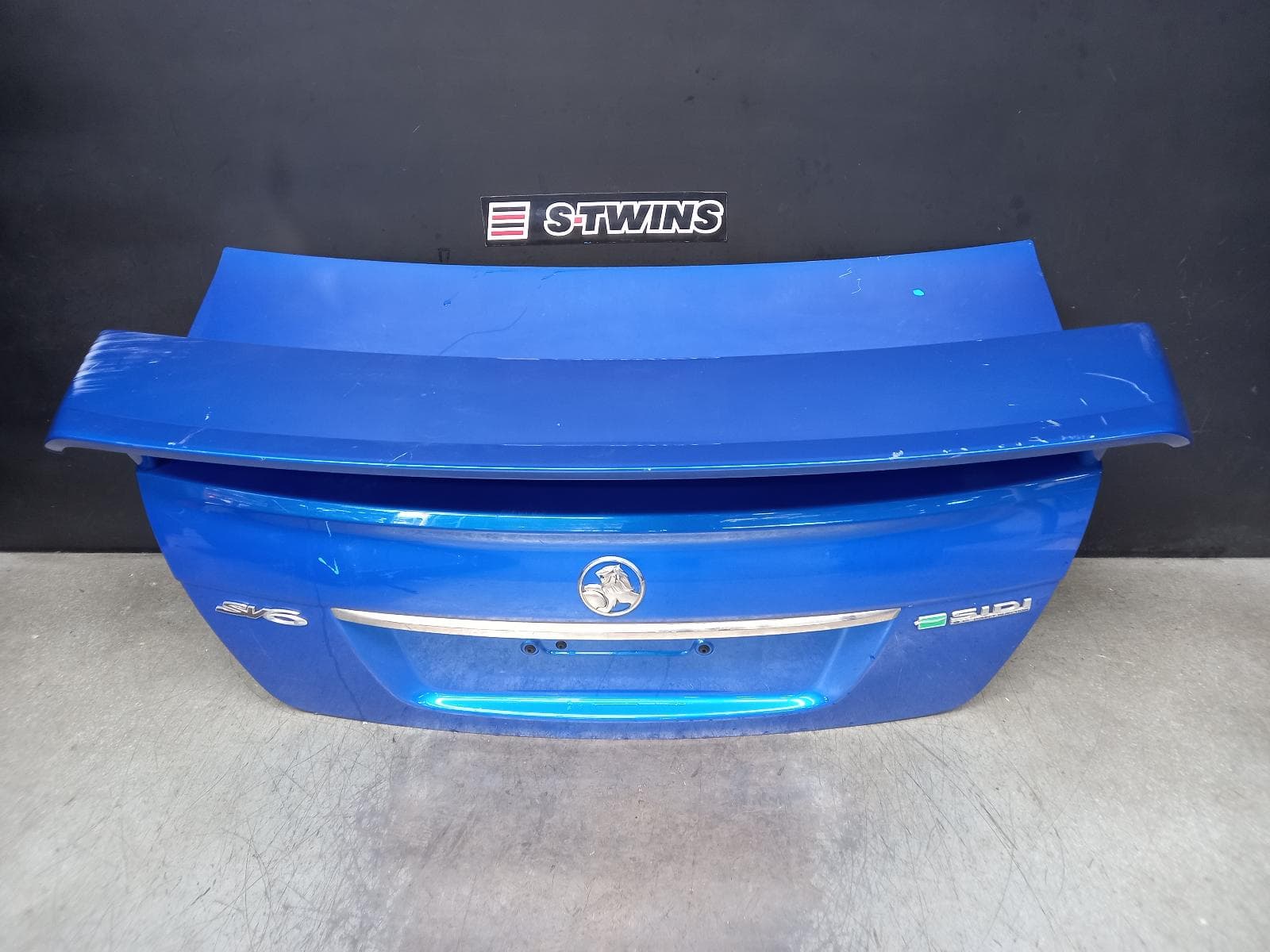 Used auto part listing image: 2011 HOLDEN COMMODORE BOOTLID TAILGATE BOOTLID, VE, SV6/SS/SSV, SPOILERED, NON CAMERA TYPE, 09/10-05/13 0000374498