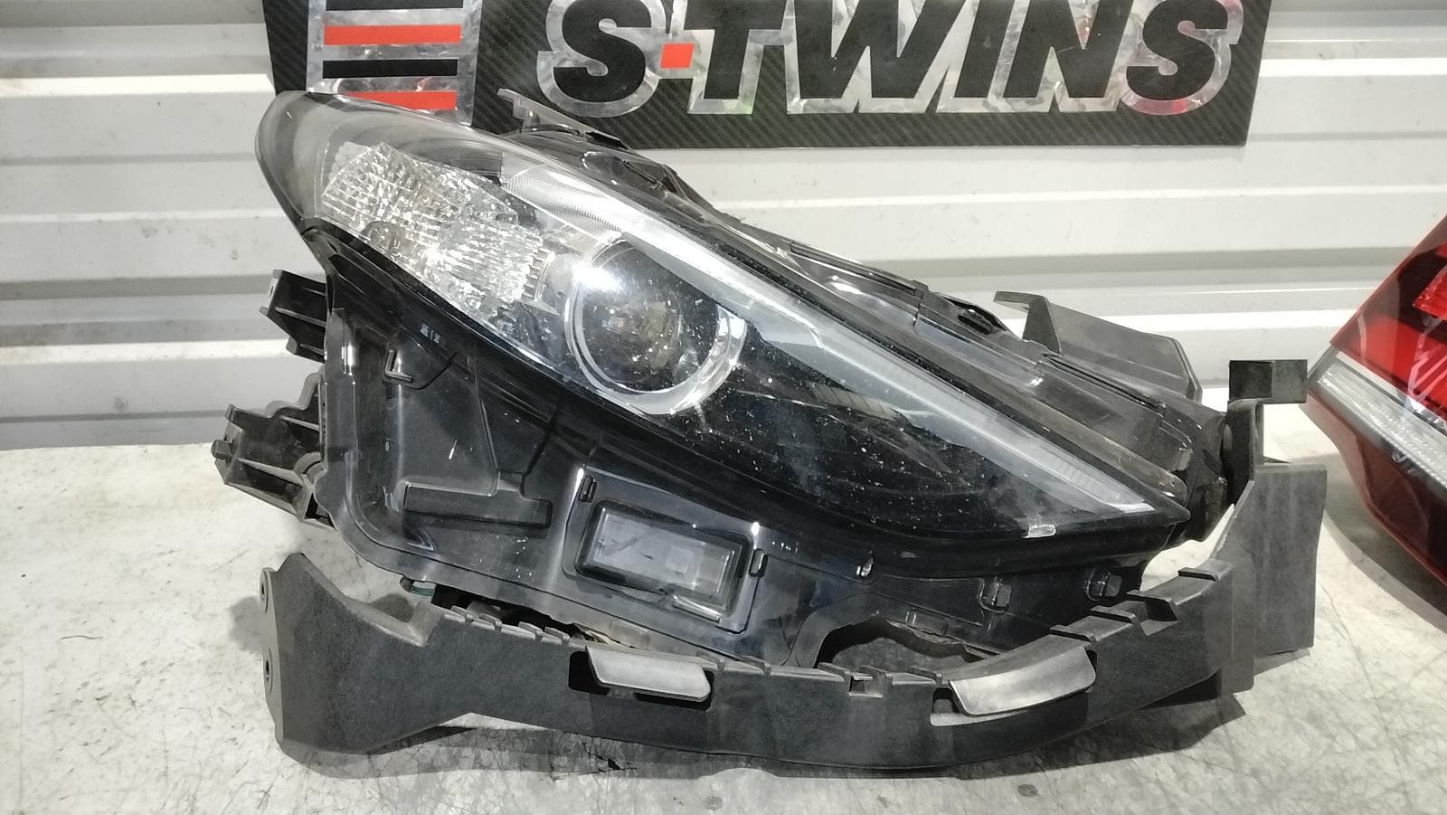 Used auto part listing image: 2019 MAZDA 3 RIGHT HEADLAMP BP, W/ LED, NON ADAPTIVE TYPE, SEDAN/HATCH, 03/19- 0000410218
