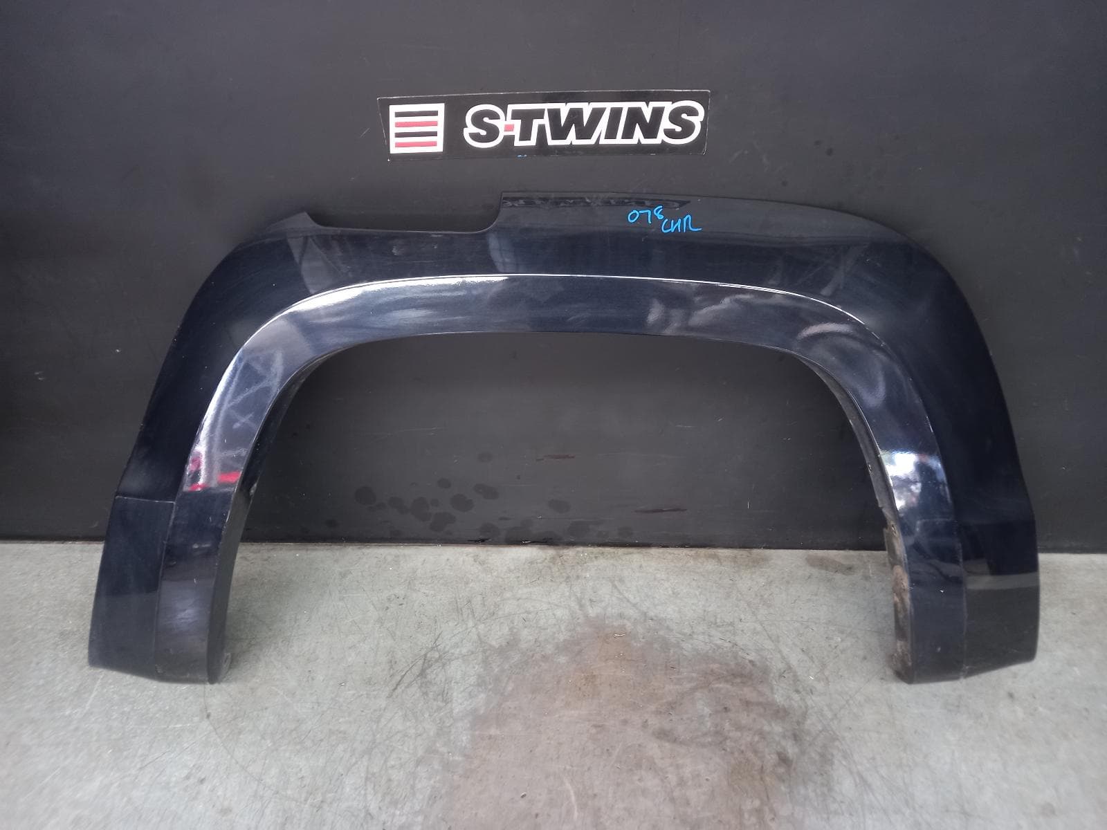 Used auto part listing image: 2018 VOLKSWAGEN AMAROK WHEEL ARCH FLARE LH REAR, MOULD, NON ADBLUE TYPE, 2H, 10/10-09/22 0000377644