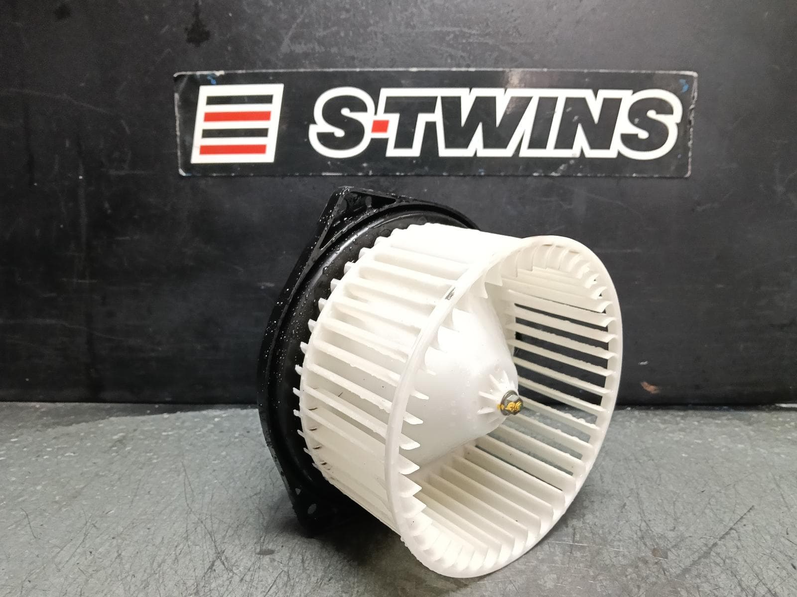 Used auto part listing image: 2011 ISUZU DMAX HEATER FAN MOTOR RA, 10/08-05/12 0000407122