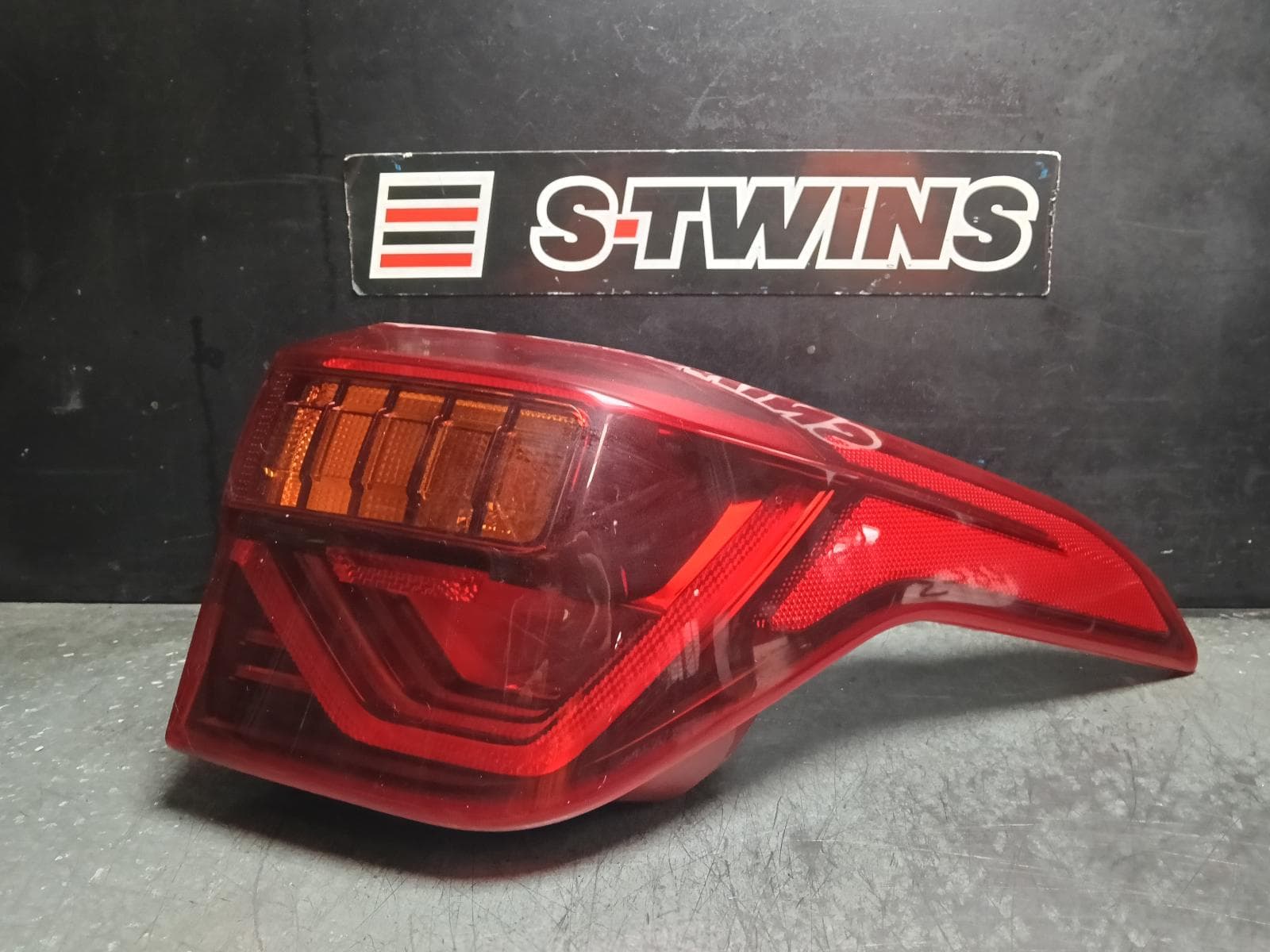 Used auto part listing image: 2019 KIA SELTOS RIGHT TAILLIGHT SP2, IN BODY, LED TYPE, 07/19-07/22 0000411740