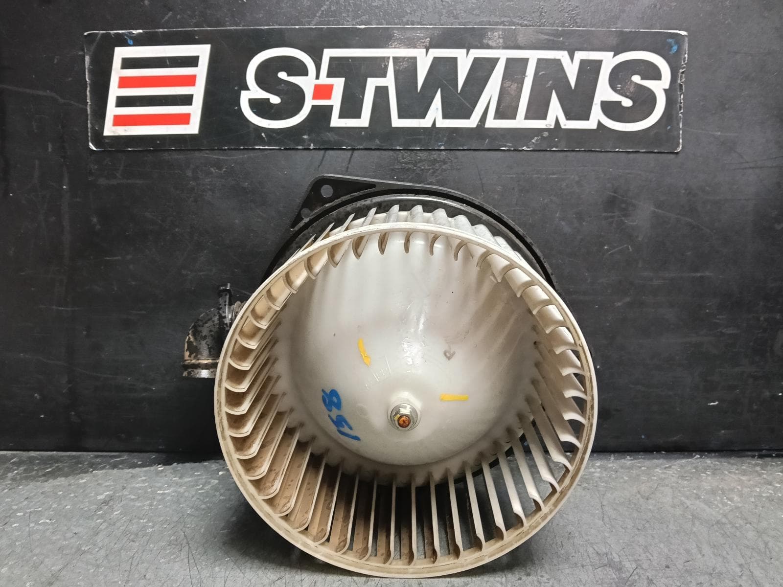 Used auto part listing image: 2015 ISUZU DMAX HEATER FAN MOTOR RC, 05/12-06/20 0000409106