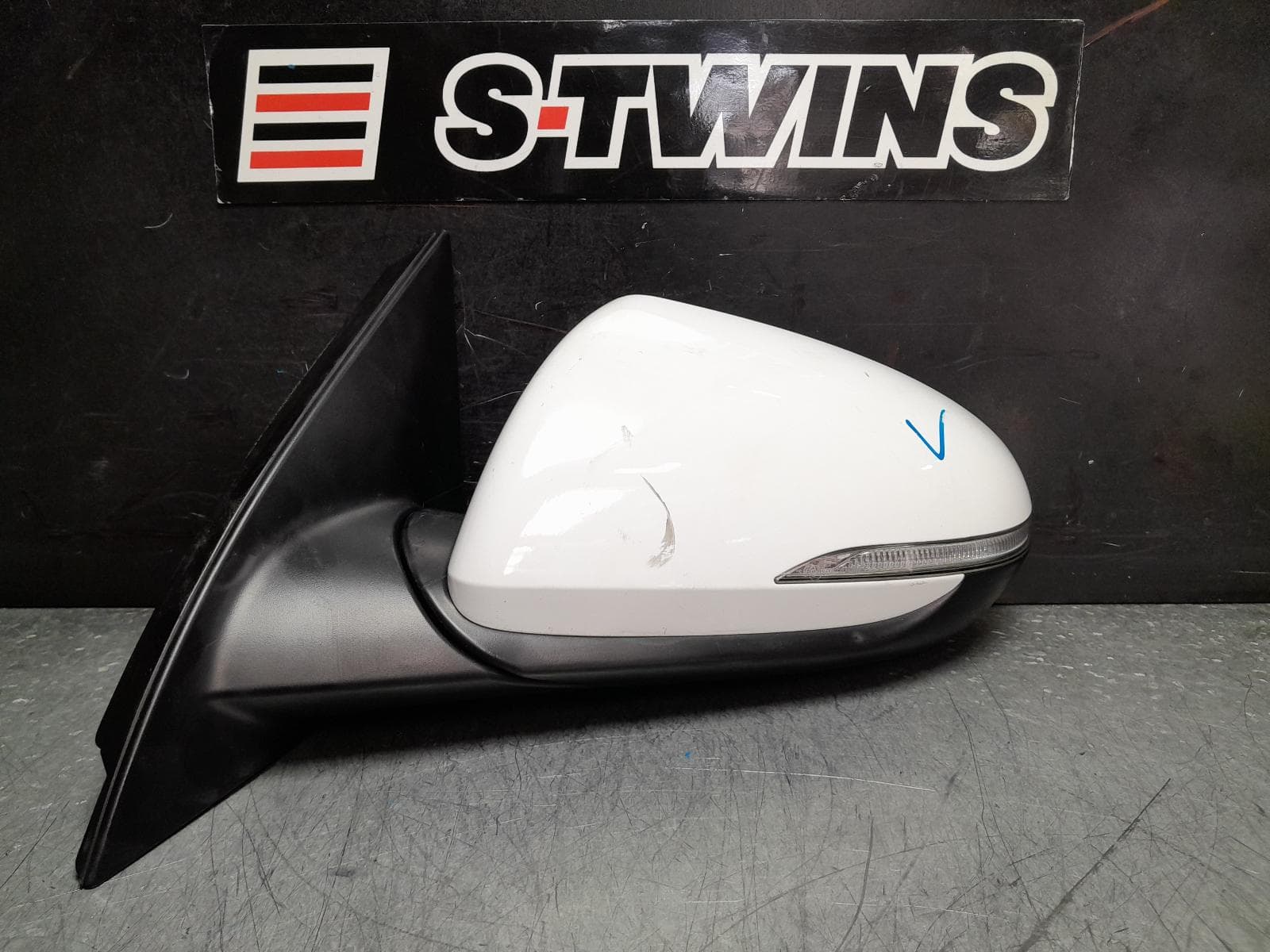 Used auto part listing image: 2020 HYUNDAI I30 LEFT DOOR MIRROR PD, HATCH (S.KOREA VIN KMHH), W/ POWER FOLD, INDICATOR, NON BLIND SPOT TYPE, 03/17-12/23 0000371213