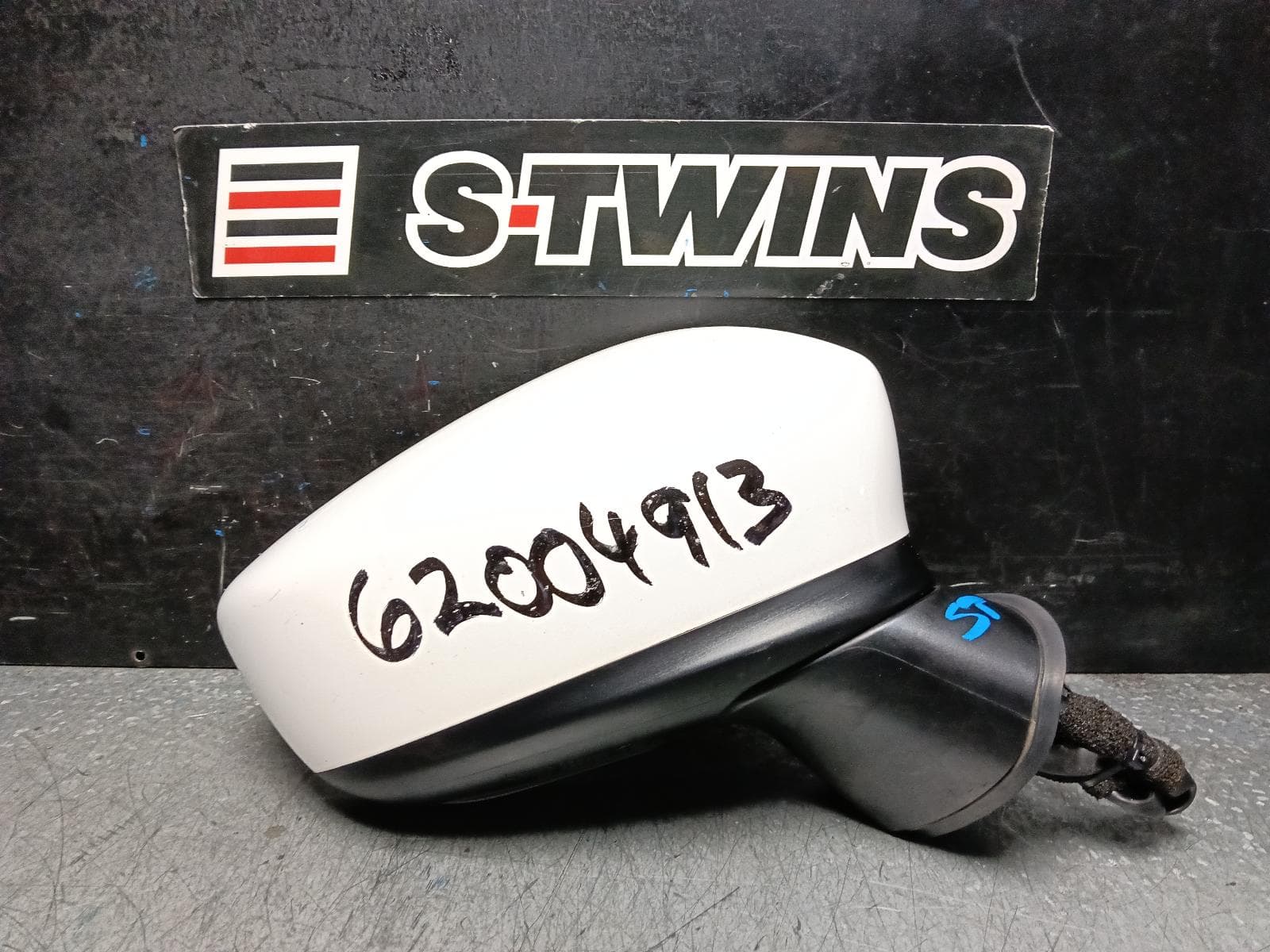 Used auto part listing image: 2016 MAZDA 3 RIGHT DOOR MIRROR BM, SP25 GT/ASTINA, HEATED, NON BLIND SPOT TYPE, 11/13-05/16 0000392810