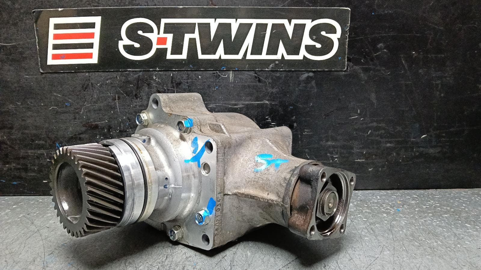 Used auto part listing image: 2016 HONDA CRV TRANSFER CASE AUTO, PETROL, 2.0/2.4, RM, 11/12-04/17 0000401452