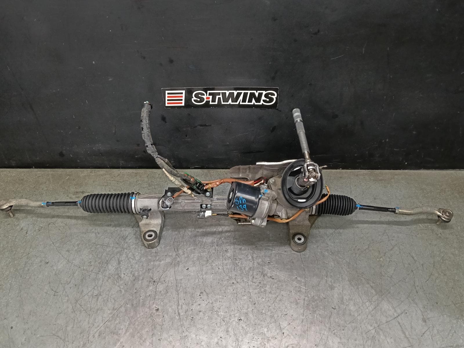 Used auto part listing image: 2016 HONDA CRV STEERING BOX RACK RM, PETROL TYPE, 11/12-04/17 0000401455