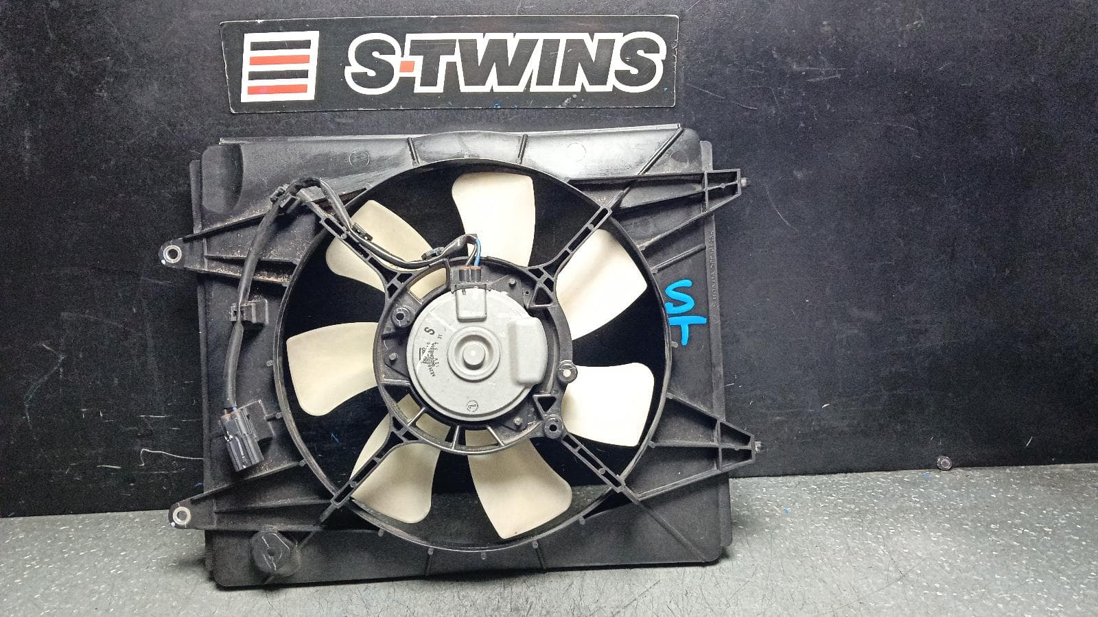 Used auto part listing image: 2016 HONDA CRV FAN A/C FAN, 2.4, PETROL, RM, 11/12-04/17 0000401457