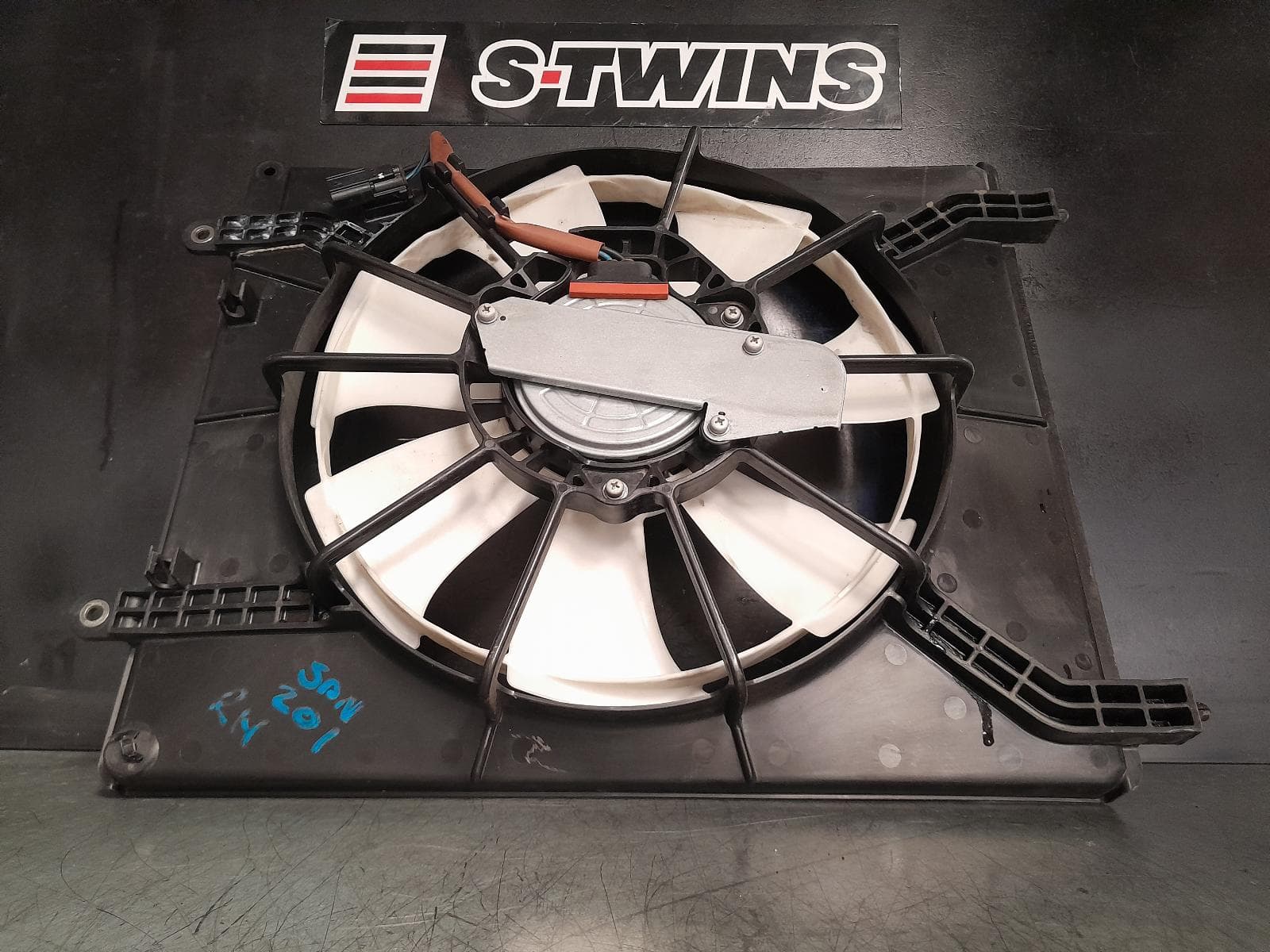 Used auto part listing image: 2014 HONDA ODYSSEY FAN RC1, A/C FAN, RH SIDE, PETROL, 2.4, K24W, 02/14-03/22 0000366480