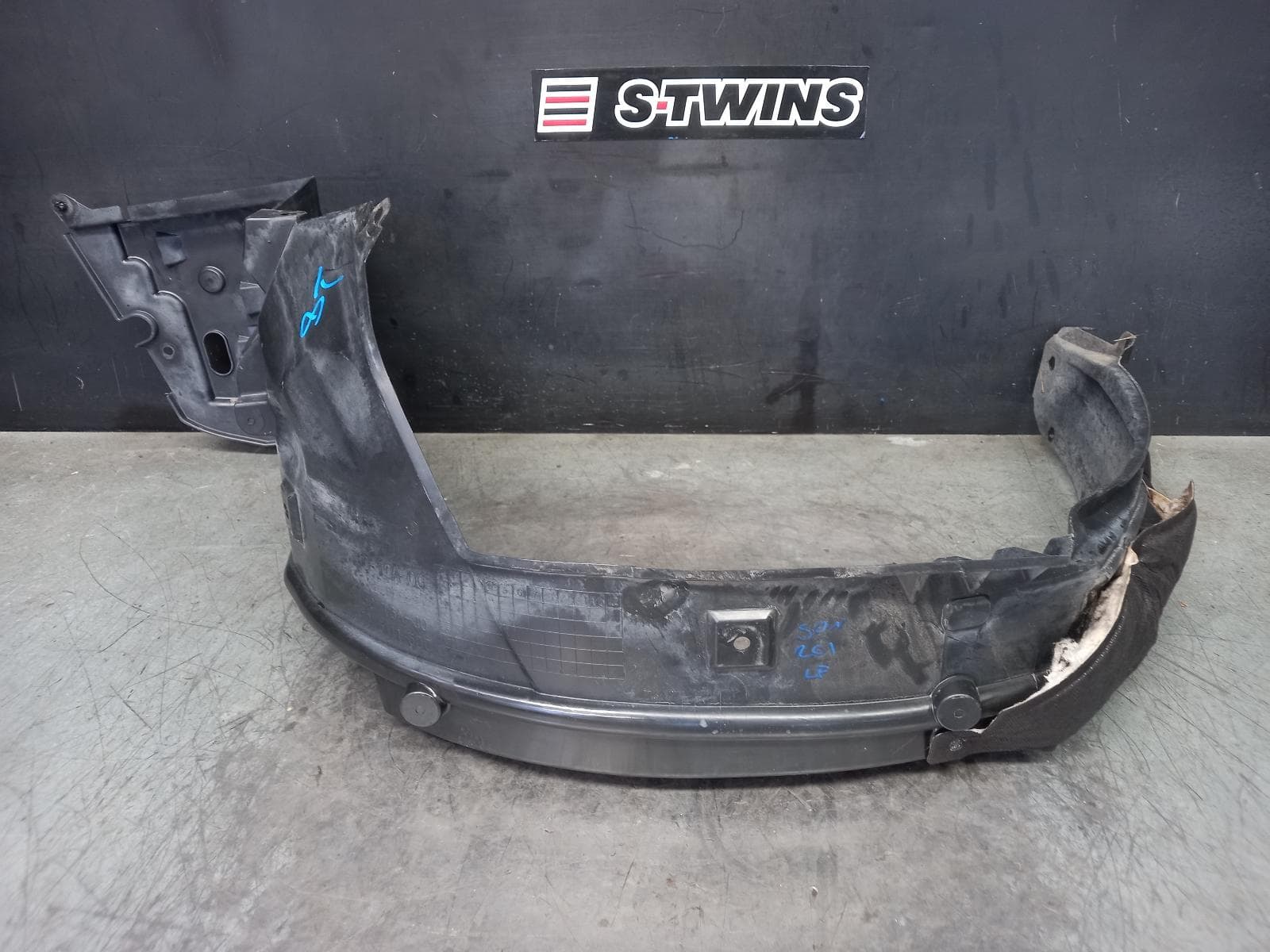 Used auto part listing image: 2014 HONDA ODYSSEY LEFT GUARD LINER RC1, 02/14-03/22 0000366496