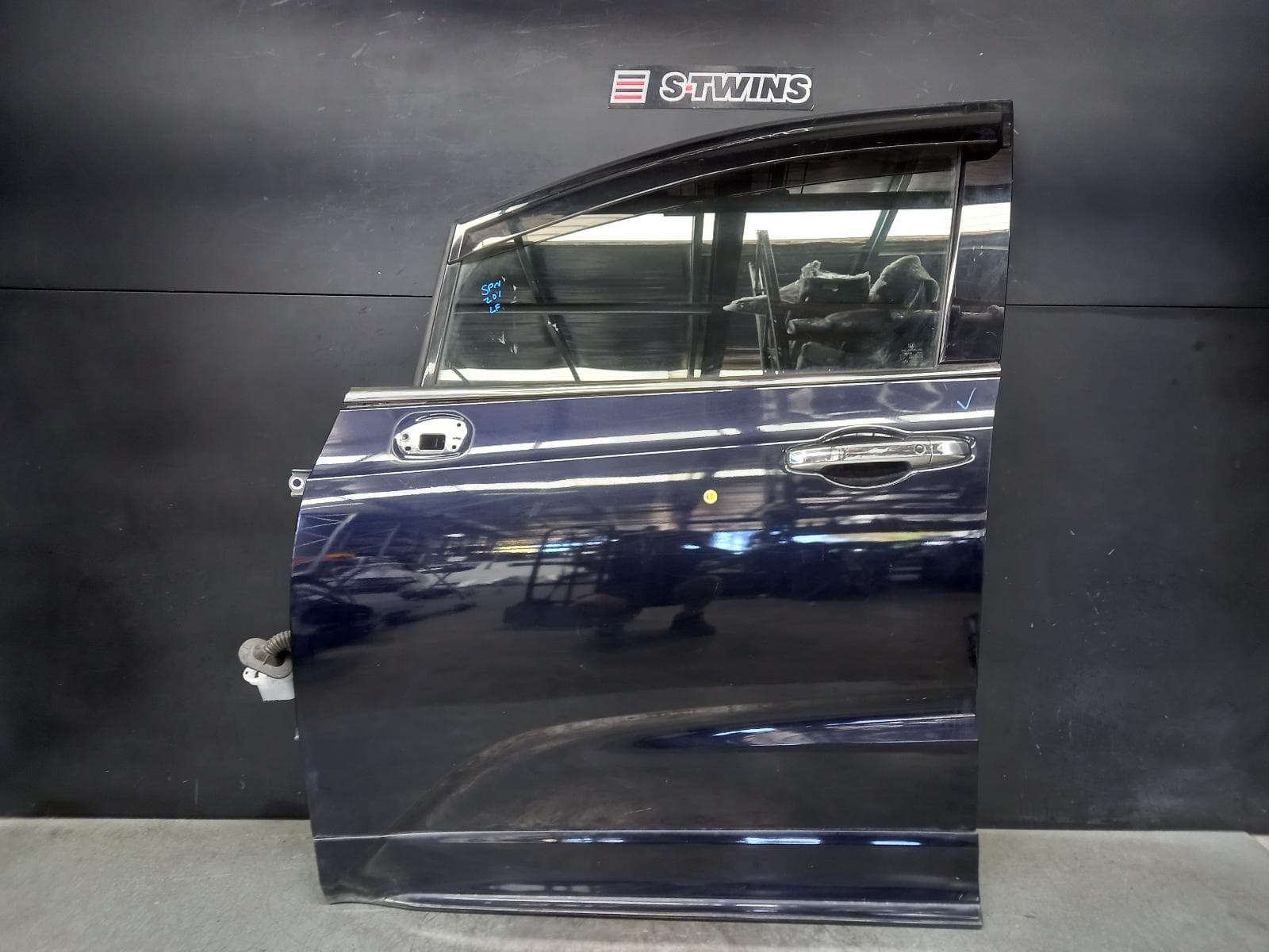 Used auto part listing image: 2014 HONDA ODYSSEY LEFT FRONT DOOR RC1, 02/14-03/22 0000366498