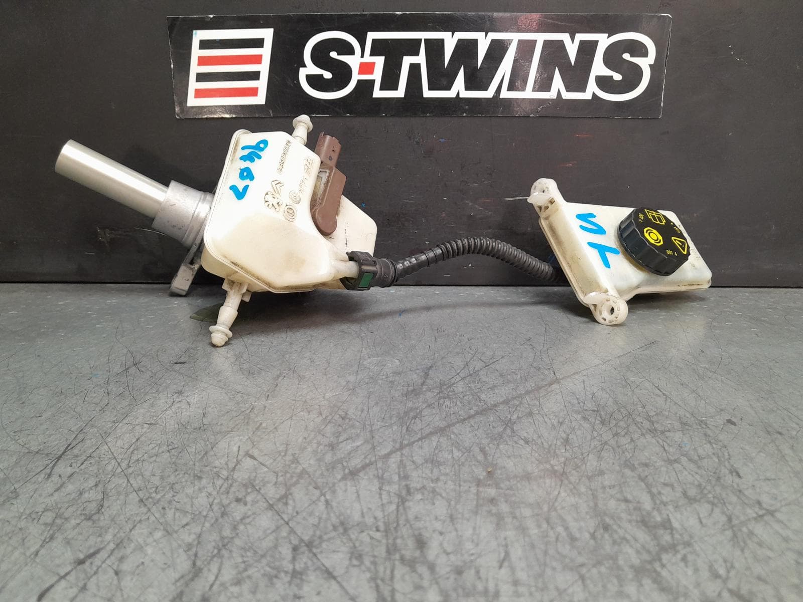 Used auto part listing image: 2018 PEUGEOT 308 MASTER CYLINDER T9, 10/14-05/21 0000379401
