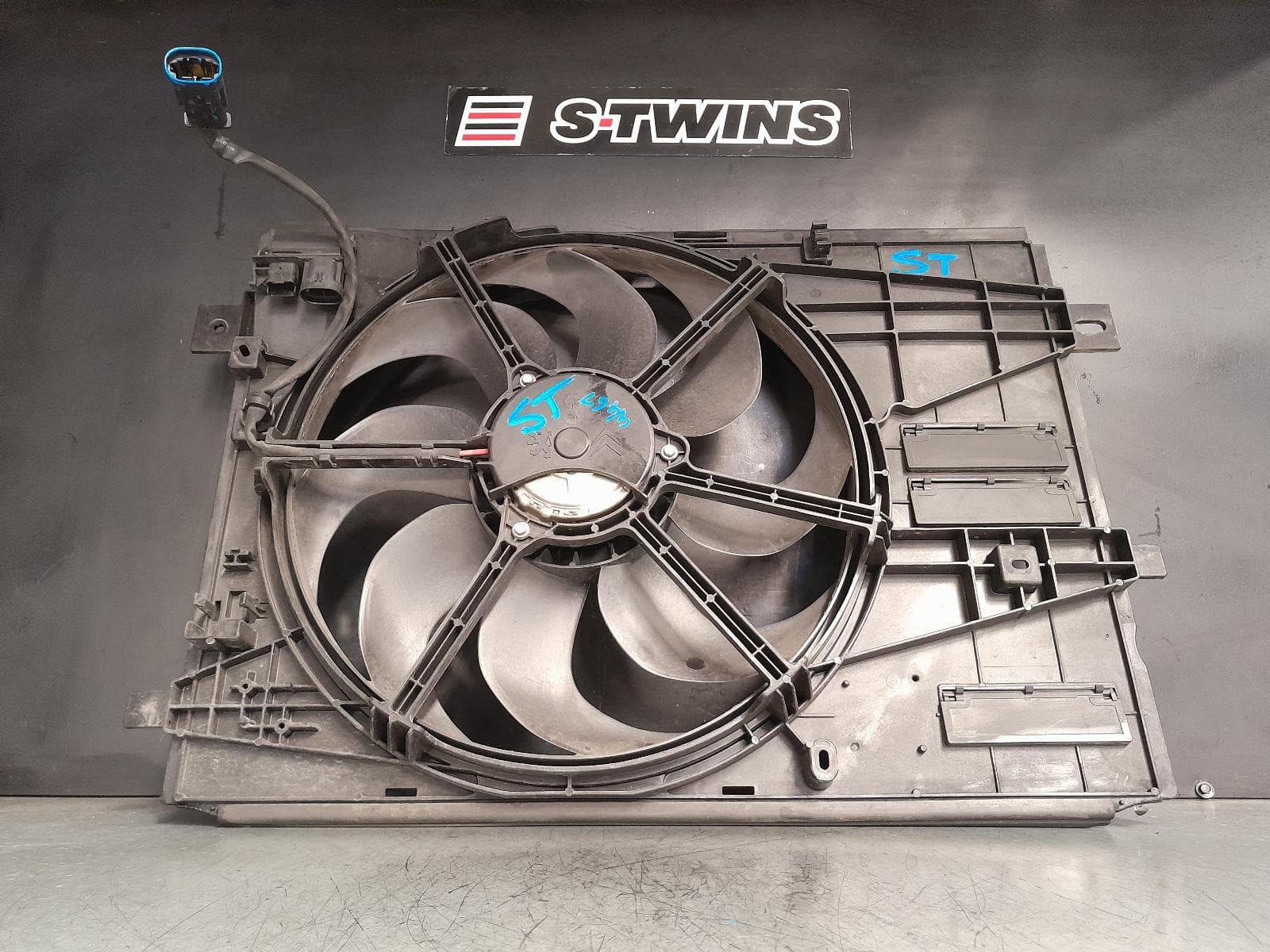 Used auto part listing image: 2018 PEUGEOT 308 FAN RADIATOR FAN, 1.2, PETROL, VIN VF3L*HNY/HNW, T9, 10/14-01/21 0000379402