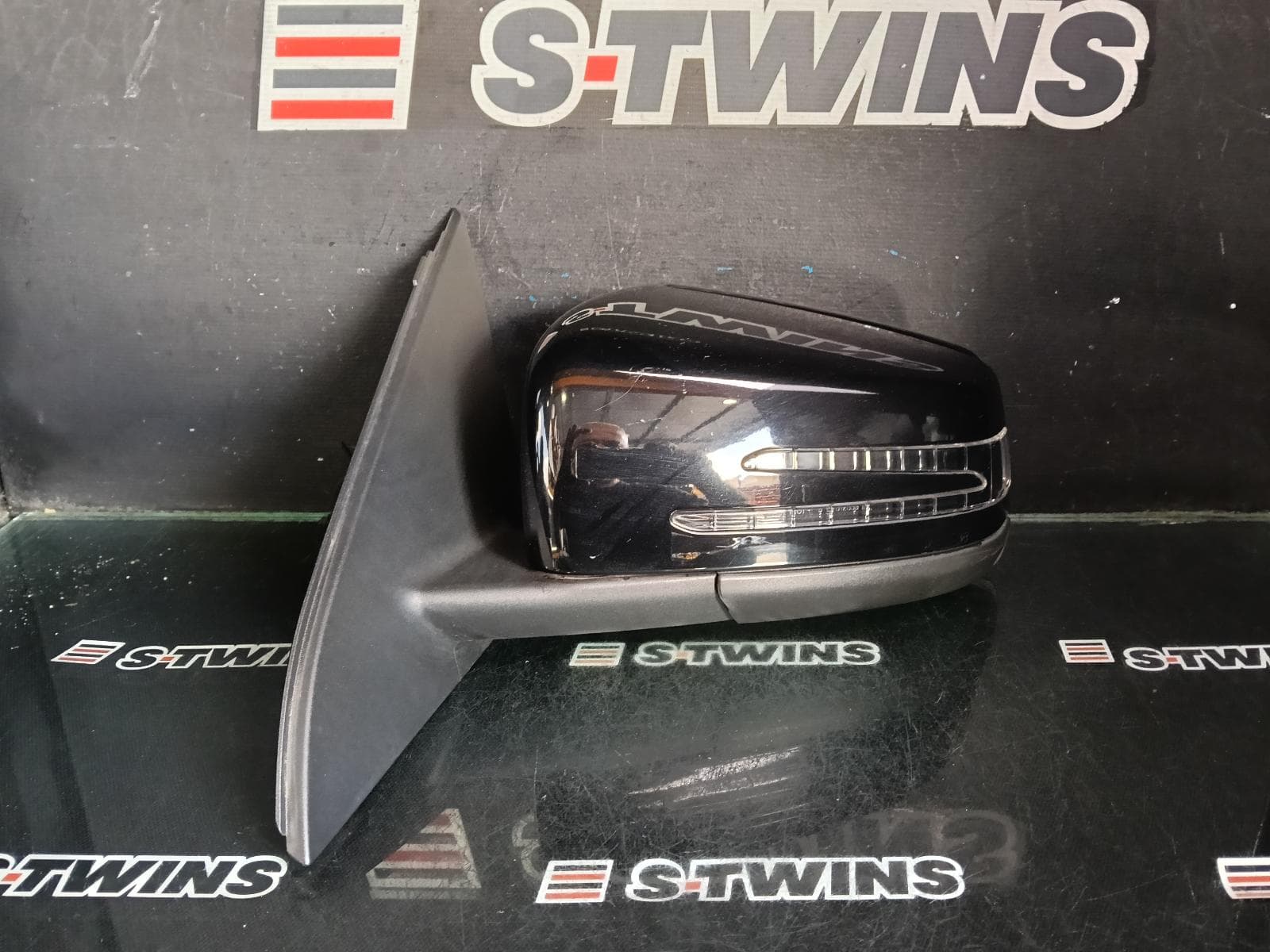 Used auto part listing image: 2014 MERCEDES A CLASS LEFT DOOR MIRROR W176, POWER FOLD, NON BLIND SPOT, W/ MEMORY & AUTO DIM TYPE, 09/12-03/18 0000377996