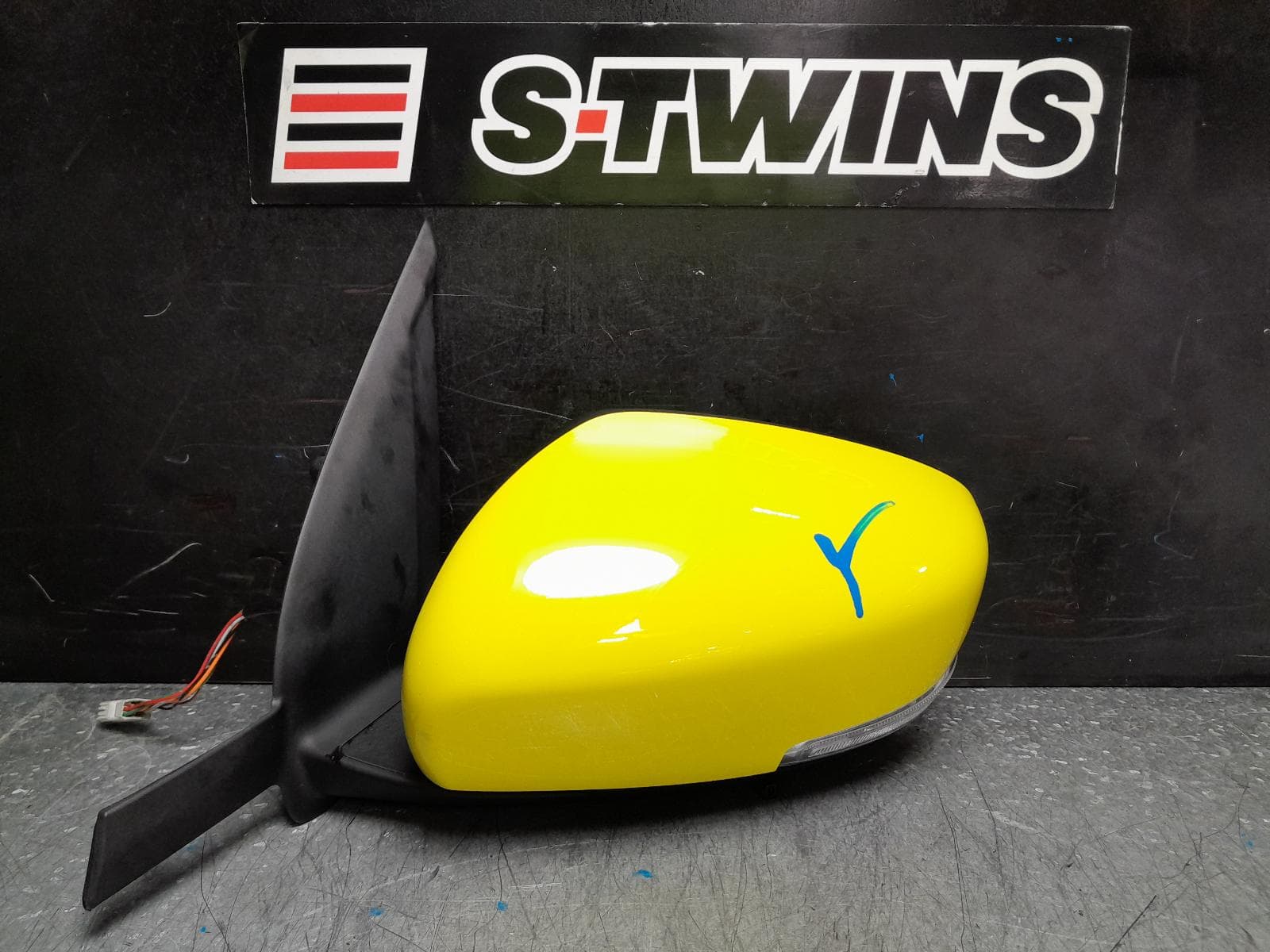 Used auto part listing image: 2018 SUZUKI SWIFT LEFT DOOR MIRROR AZ, COLOUR CODED, POWER FOLDING, W/ INDICATOR TYPE, NON BLIND SPOT TYPE, 04/17-03/21 0000368652