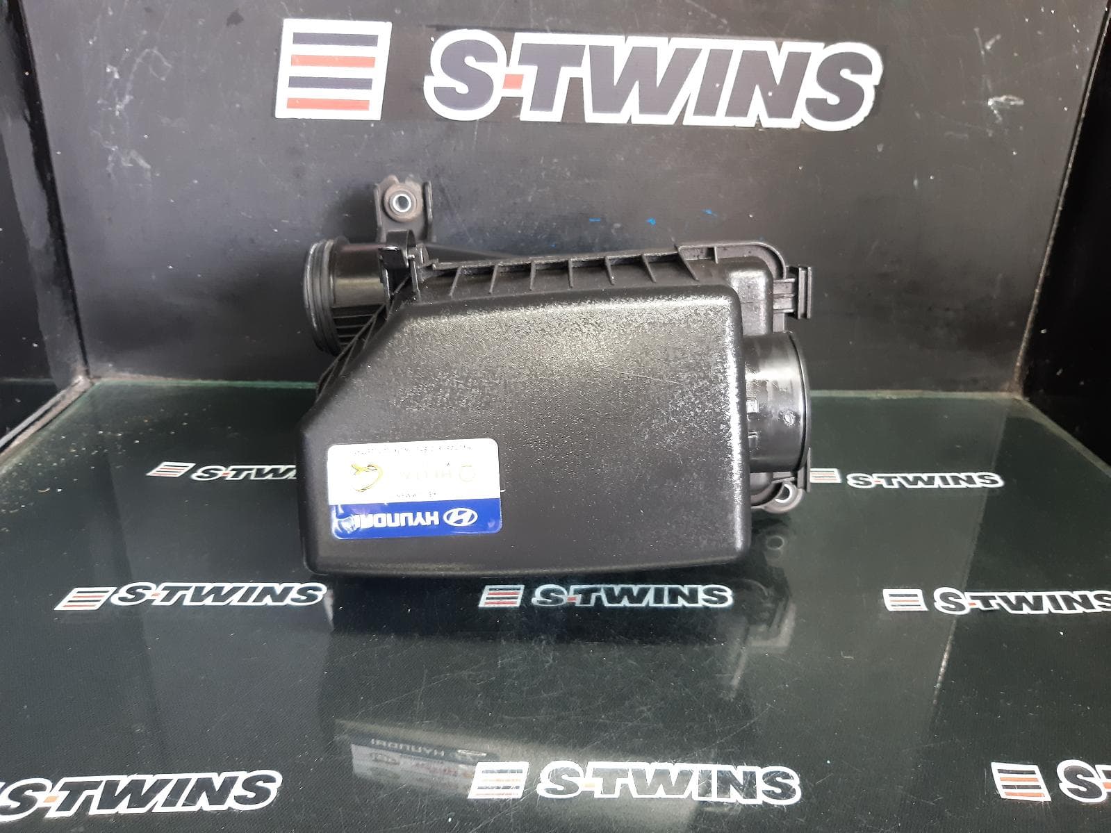 Used auto part listing image: 2017 HYUNDAI ACCENT AIR CLEANER BOX AIR CLEANER, RB, 1.4, PETROL, 06/15-12/19 0000362557