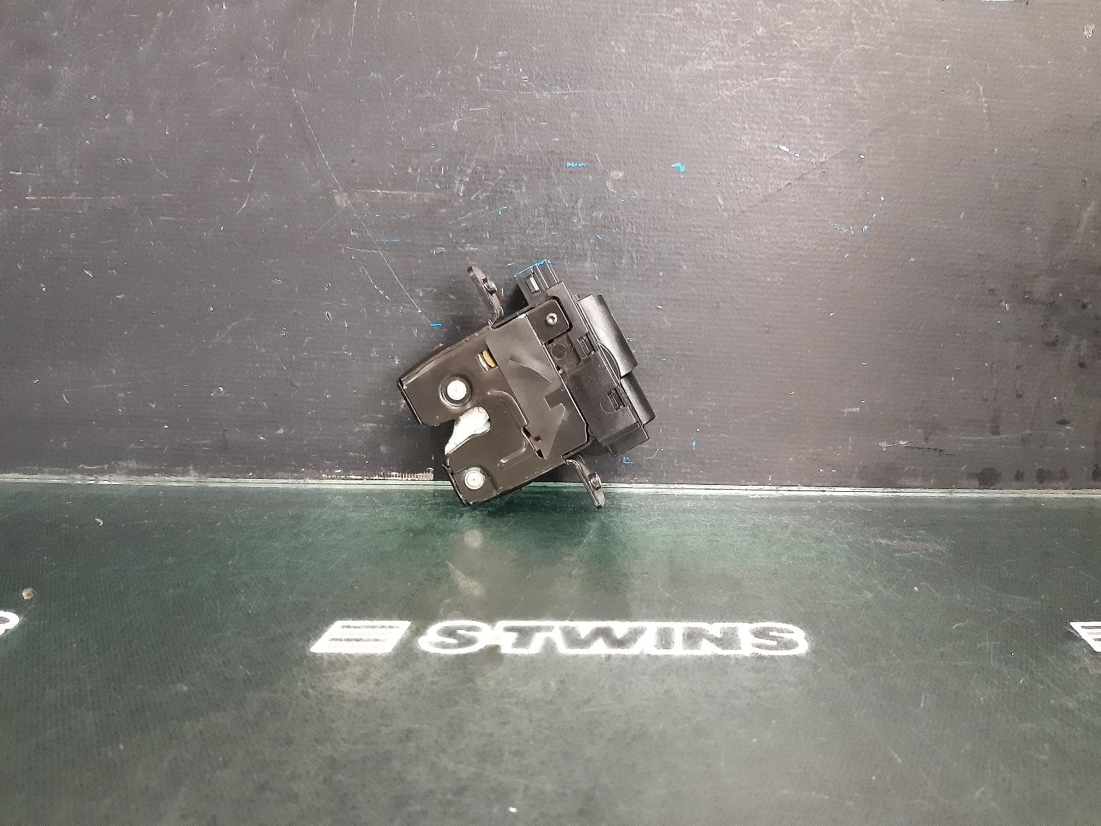 Used auto part listing image: 2011 NISSAN DUALIS DOOR BOOT GATE LOCK TAILGATE LOCK, J10, POWER, 10/07-05/14 0000362946