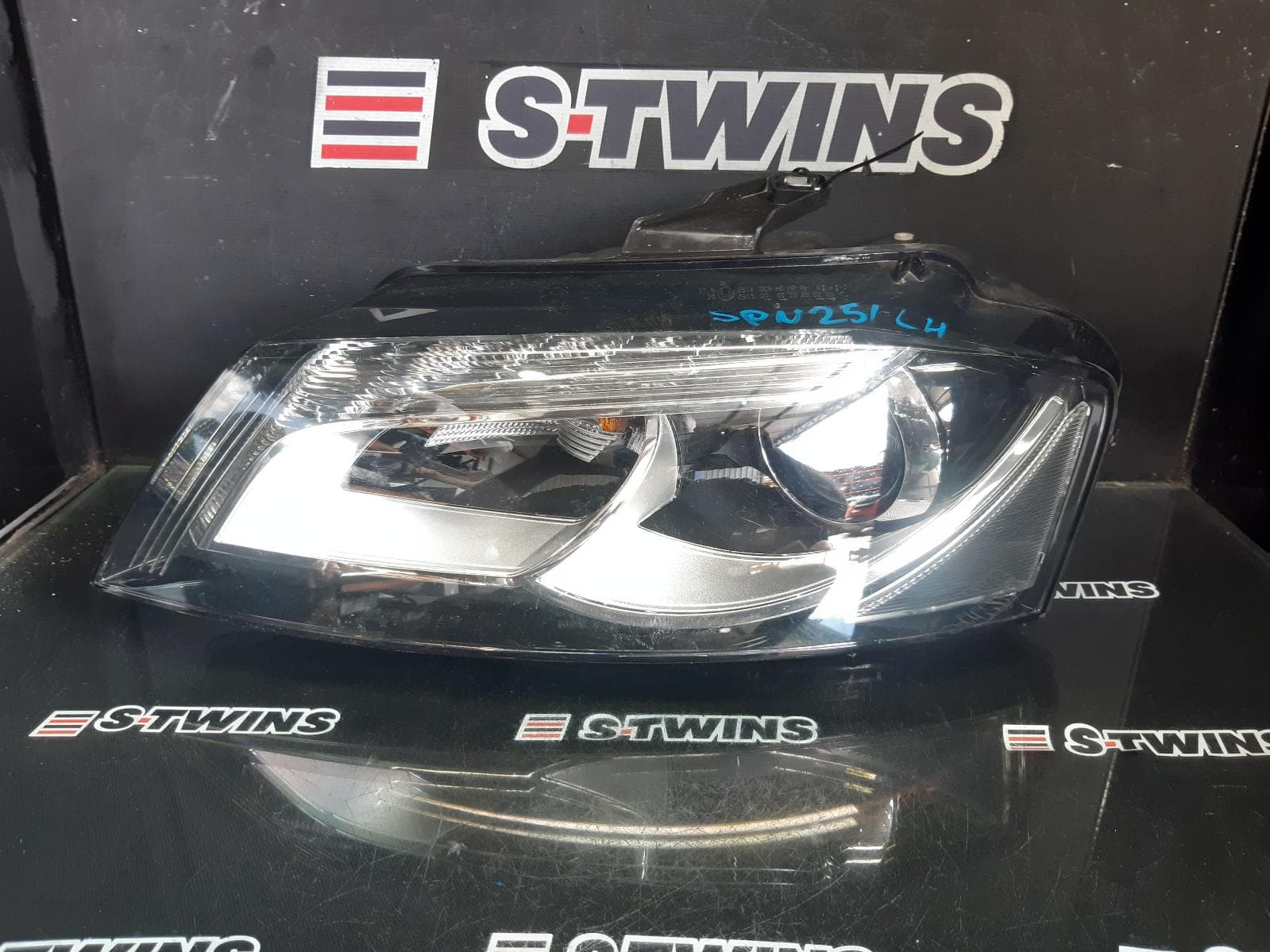 Used auto part listing image: 2013 AUDI A3 LEFT HEADLAMP A3/S3, 8P, XENON TYPE, 07/08-04/13 0000366187