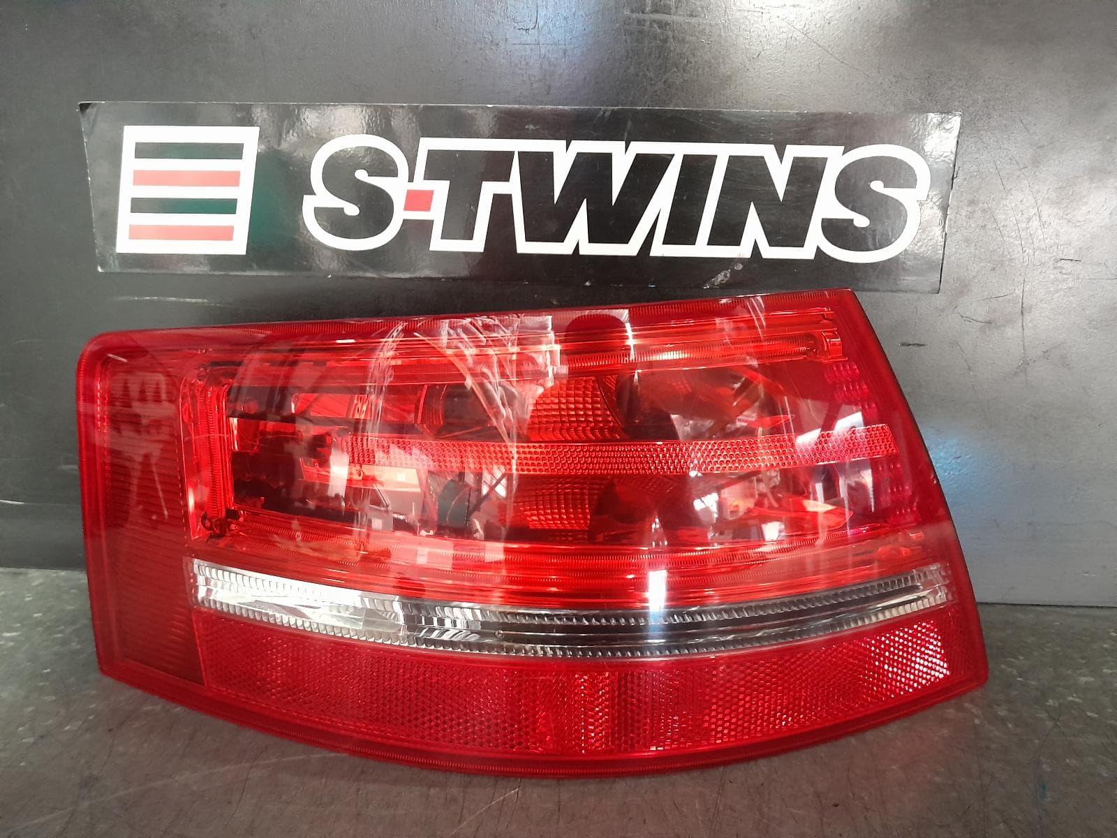 Used auto part listing image: 2013 AUDI A3 LEFT TAILLIGHT A3, 8P, CABRIO, 07/08-04/13 0000366191